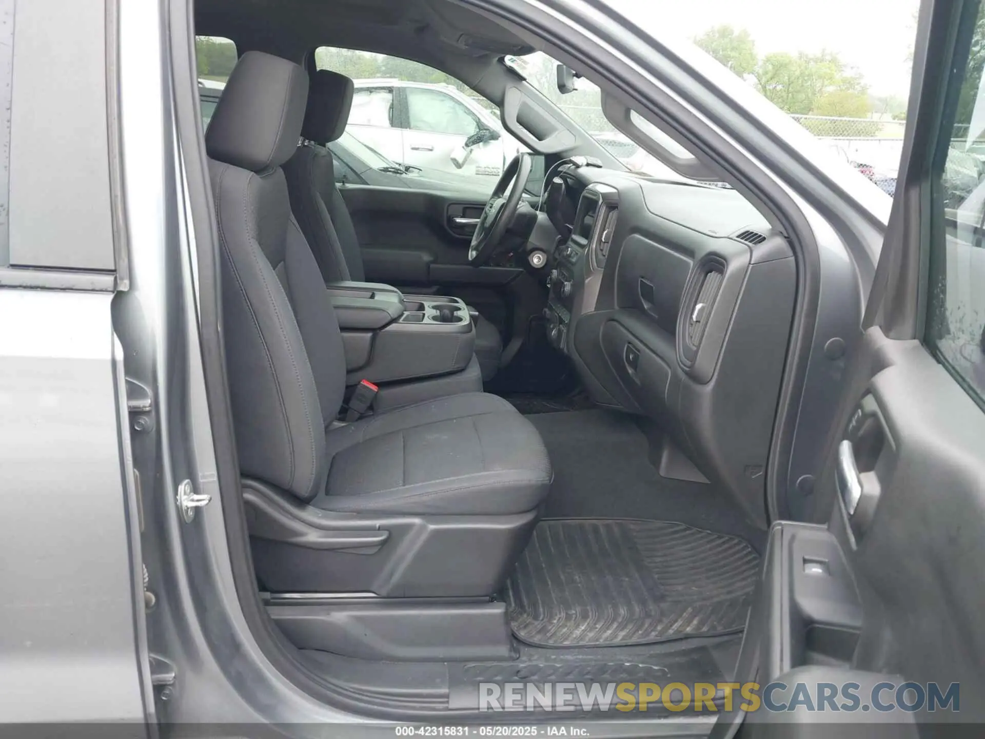 5 fotografías del automóvil dañado 1GCUYAEF3KZ323471 CHEVROLET SILVERADO 1500 2019