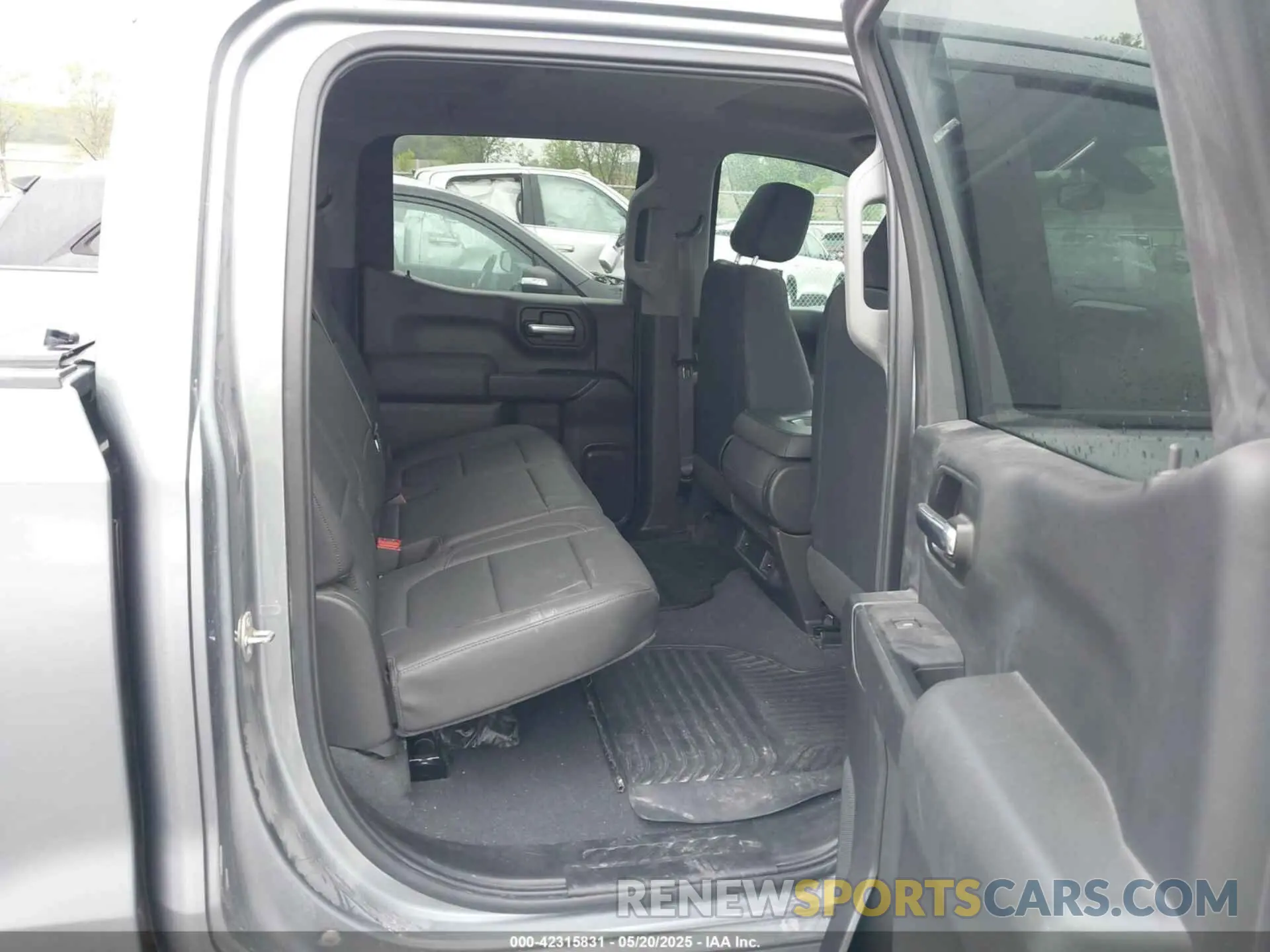 8 fotografías del automóvil dañado 1GCUYAEF3KZ323471 CHEVROLET SILVERADO 1500 2019