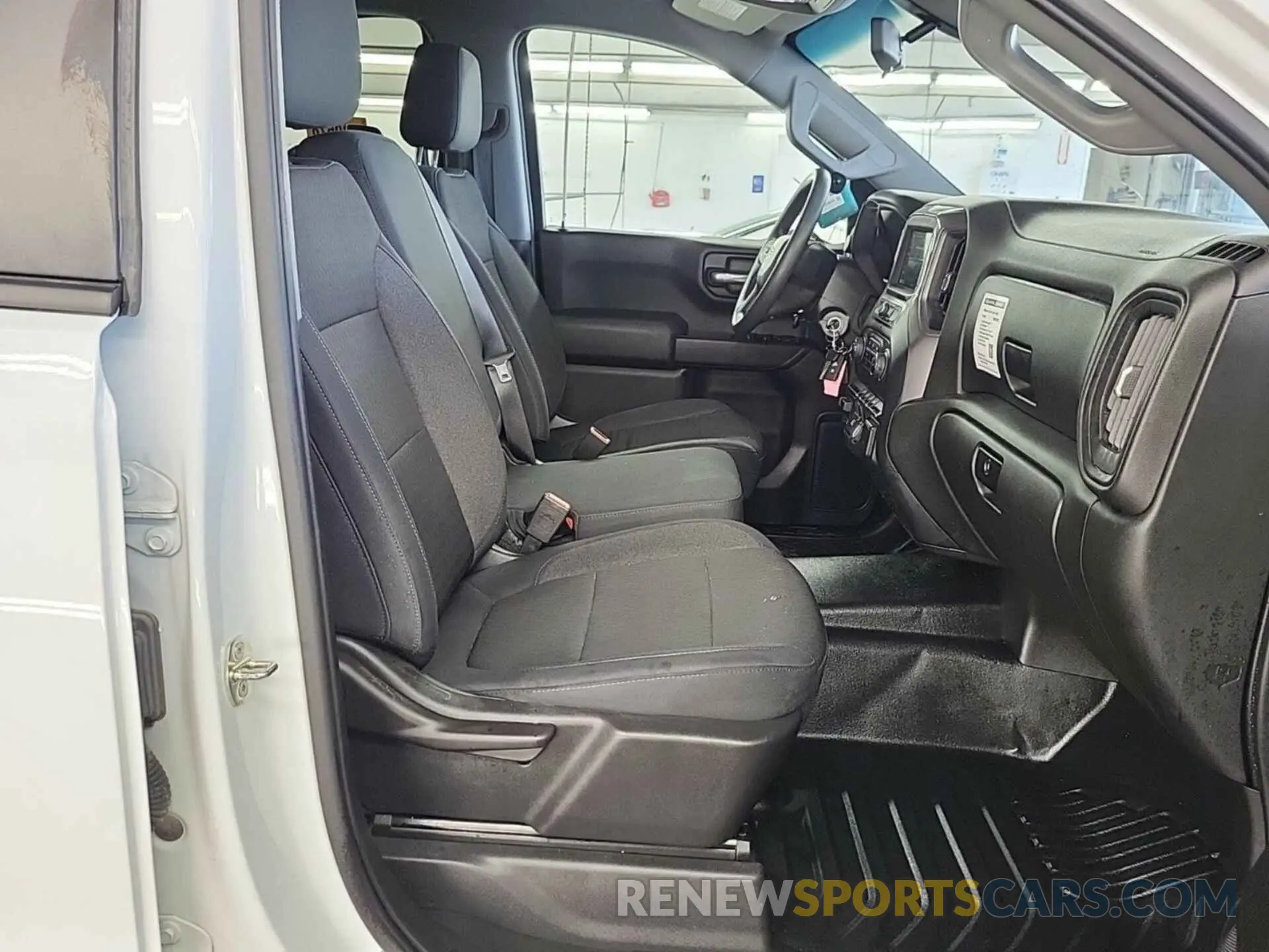 19 fotografías del automóvil dañado 1GCUYAEF6KZ350972 CHEVROLET SILVERADO 1500 2019