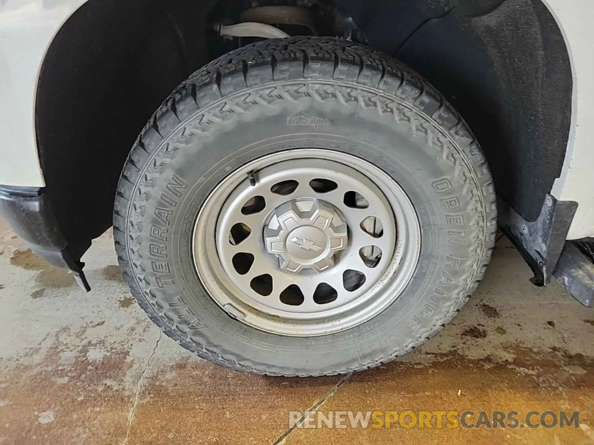 25 fotografías del automóvil dañado 1GCUYAEF6KZ350972 CHEVROLET SILVERADO 1500 2019