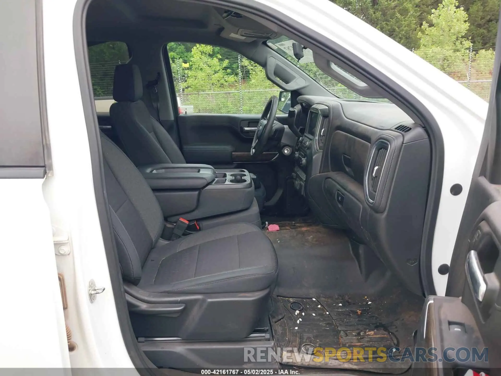 5 fotografías del automóvil dañado 1GCUYDED5KZ370209 CHEVROLET SILVERADO 1500 2019