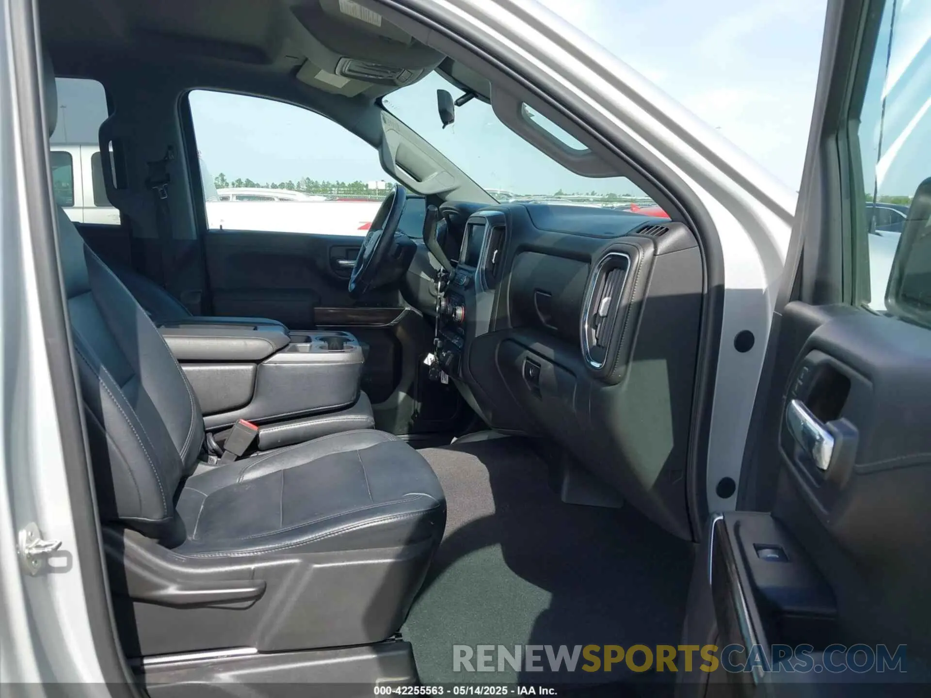 5 fotografías del automóvil dañado 1GCUYDED8KZ161417 CHEVROLET SILVERADO 1500 2019