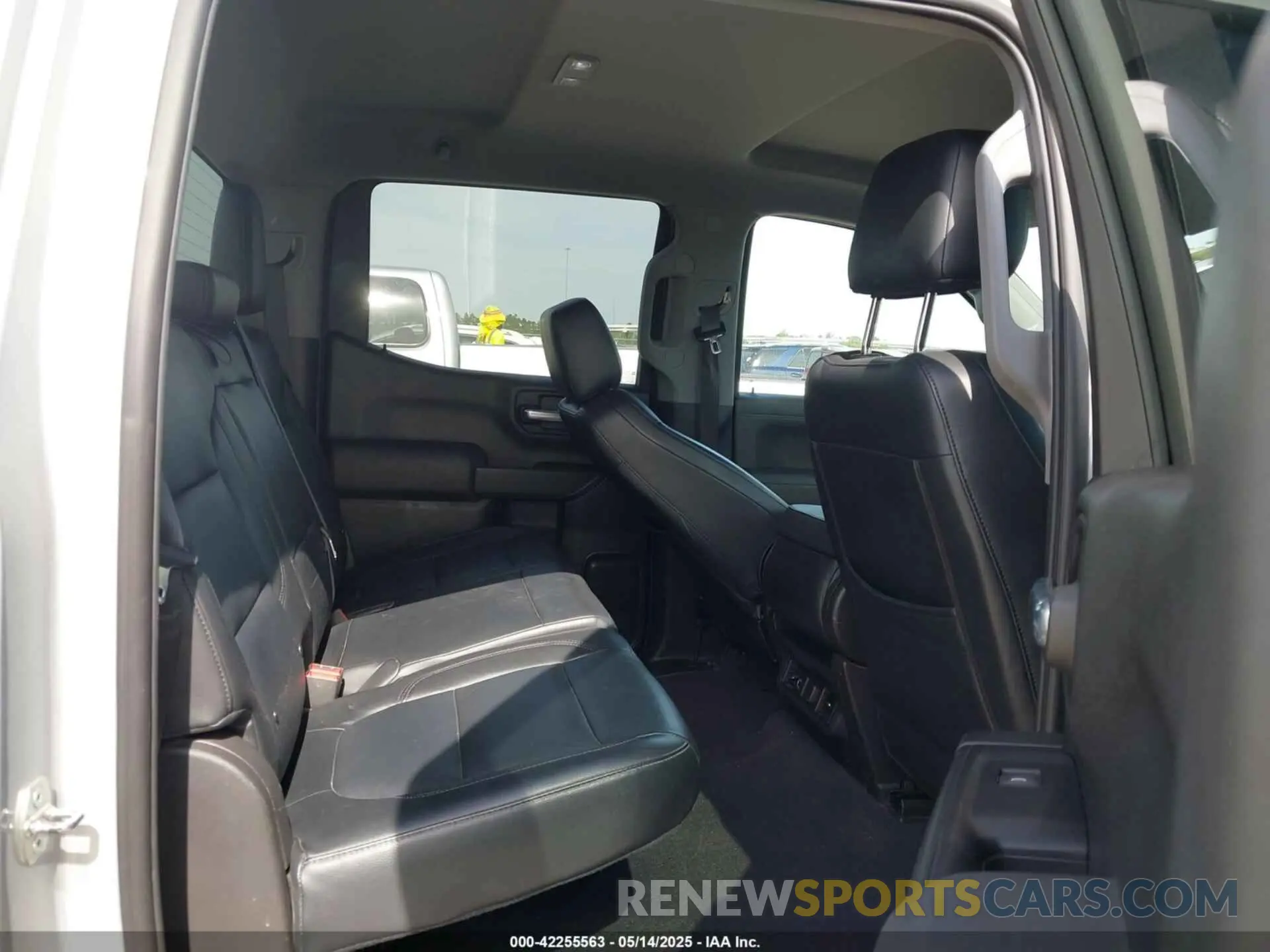 8 fotografías del automóvil dañado 1GCUYDED8KZ161417 CHEVROLET SILVERADO 1500 2019