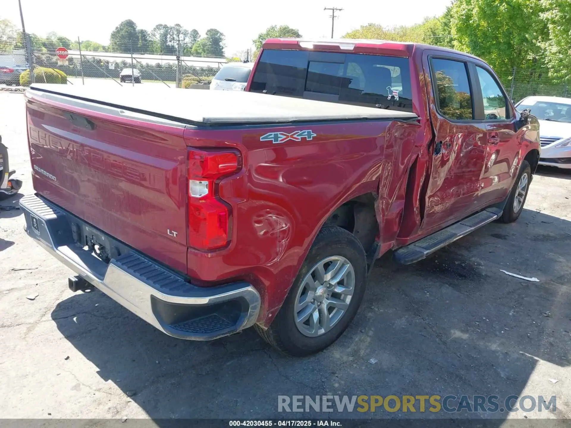 4 fotografías del automóvil dañado 1GCUYDEDXKZ218023 CHEVROLET SILVERADO 1500 2019