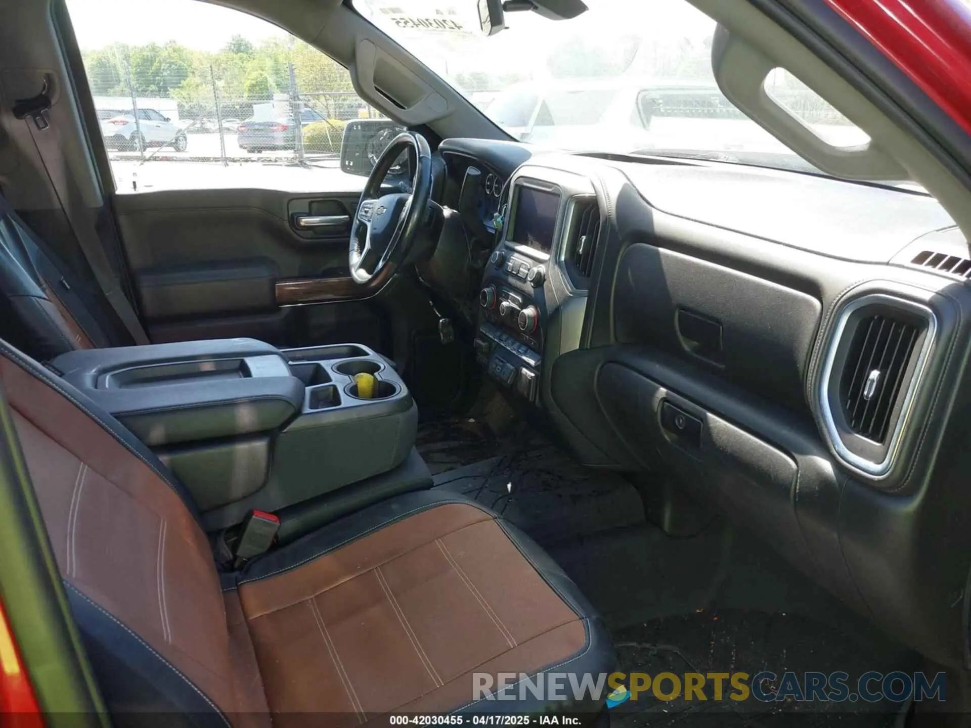 5 fotografías del automóvil dañado 1GCUYDEDXKZ218023 CHEVROLET SILVERADO 1500 2019