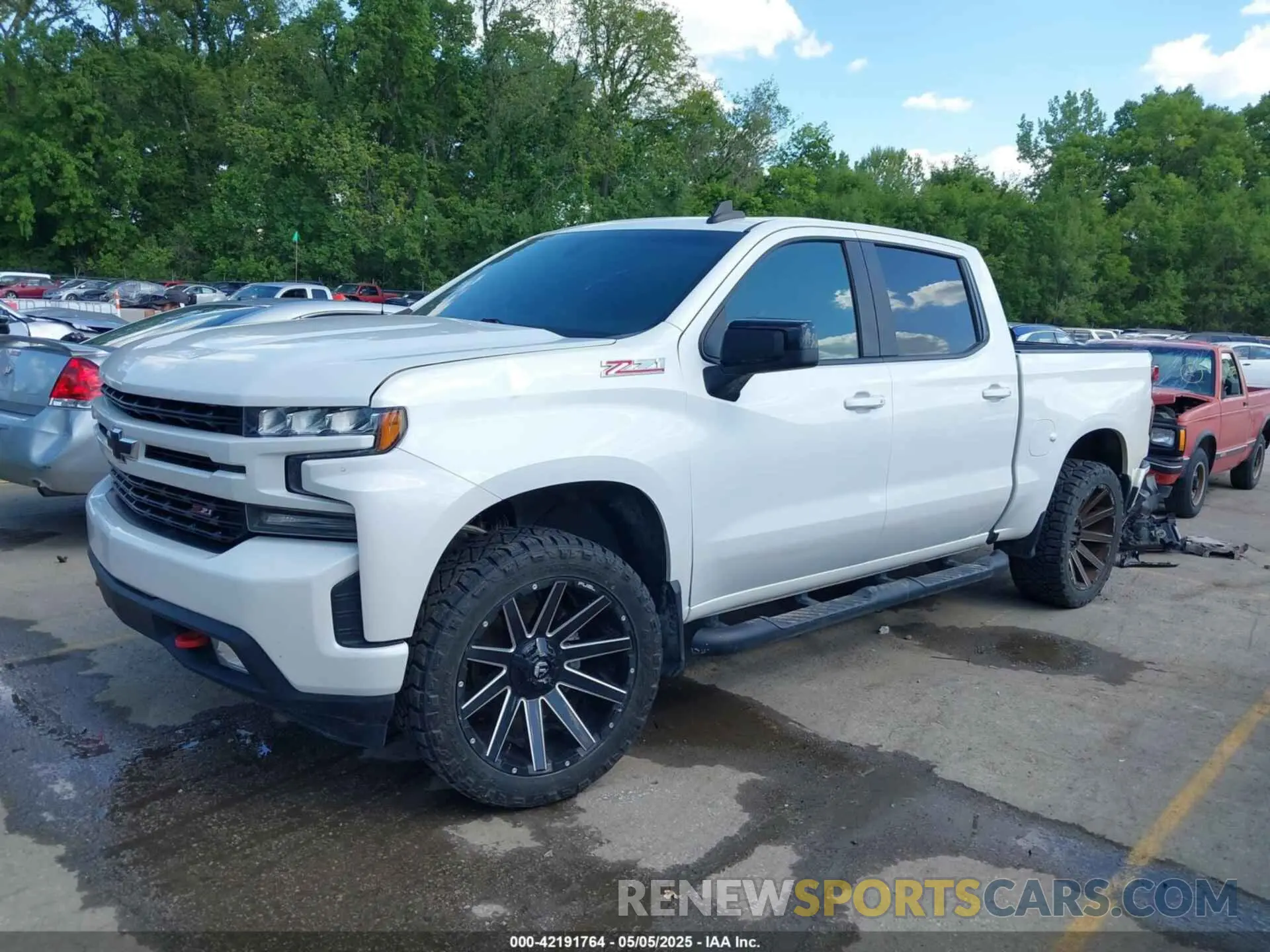 2 fotografías del automóvil dañado 1GCUYEED2KZ264502 CHEVROLET SILVERADO 1500 2019