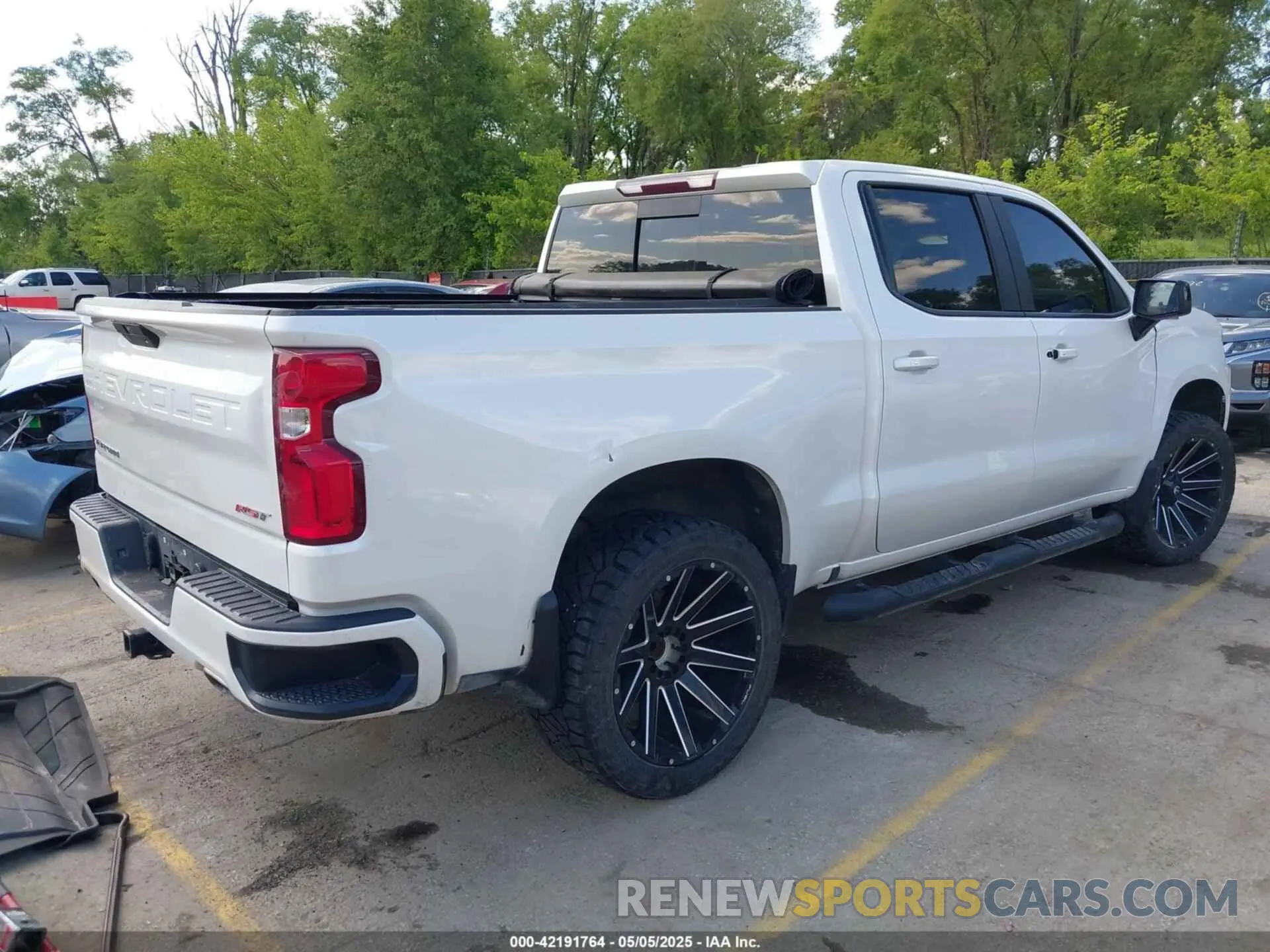 4 fotografías del automóvil dañado 1GCUYEED2KZ264502 CHEVROLET SILVERADO 1500 2019