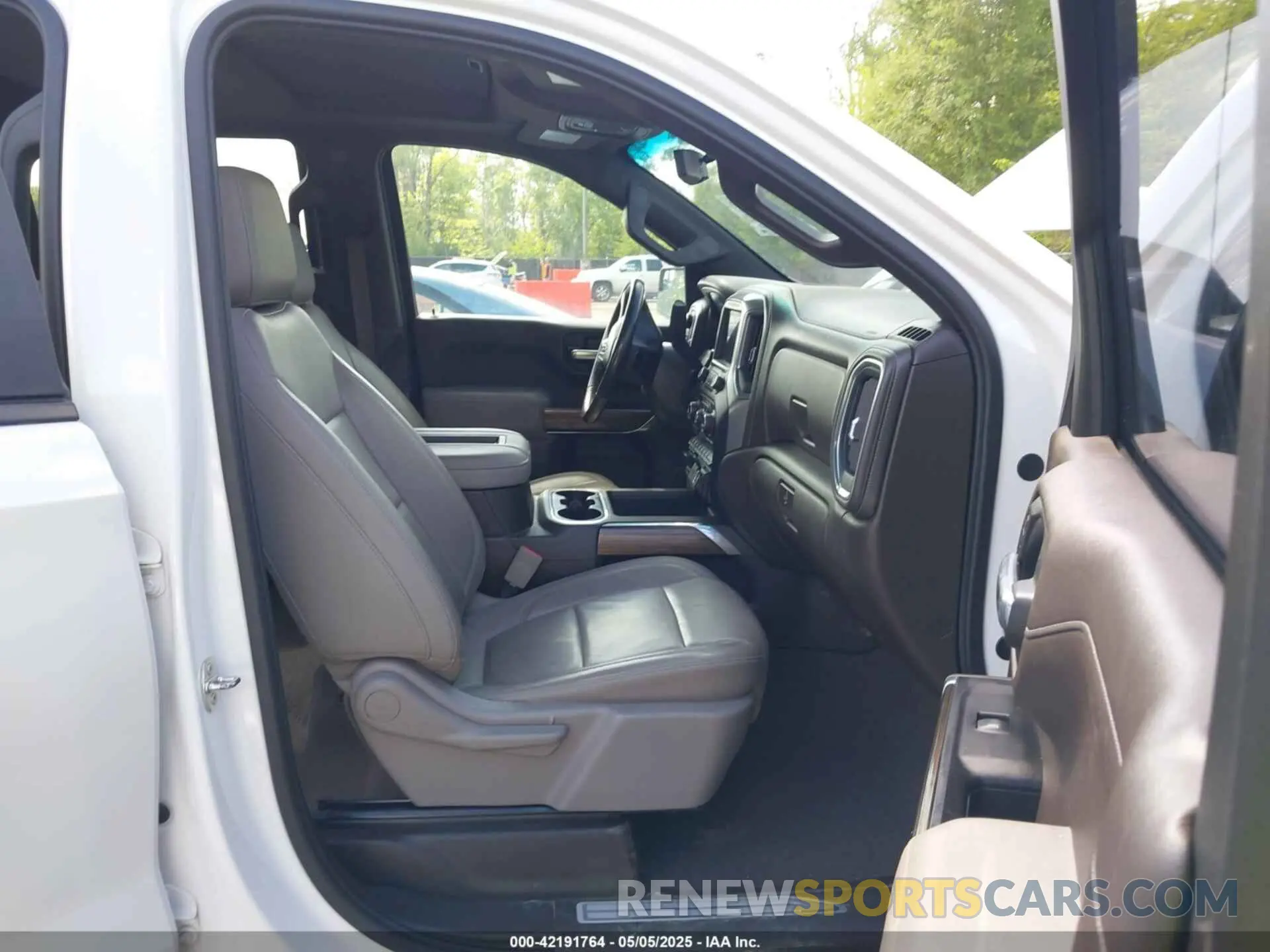 5 fotografías del automóvil dañado 1GCUYEED2KZ264502 CHEVROLET SILVERADO 1500 2019