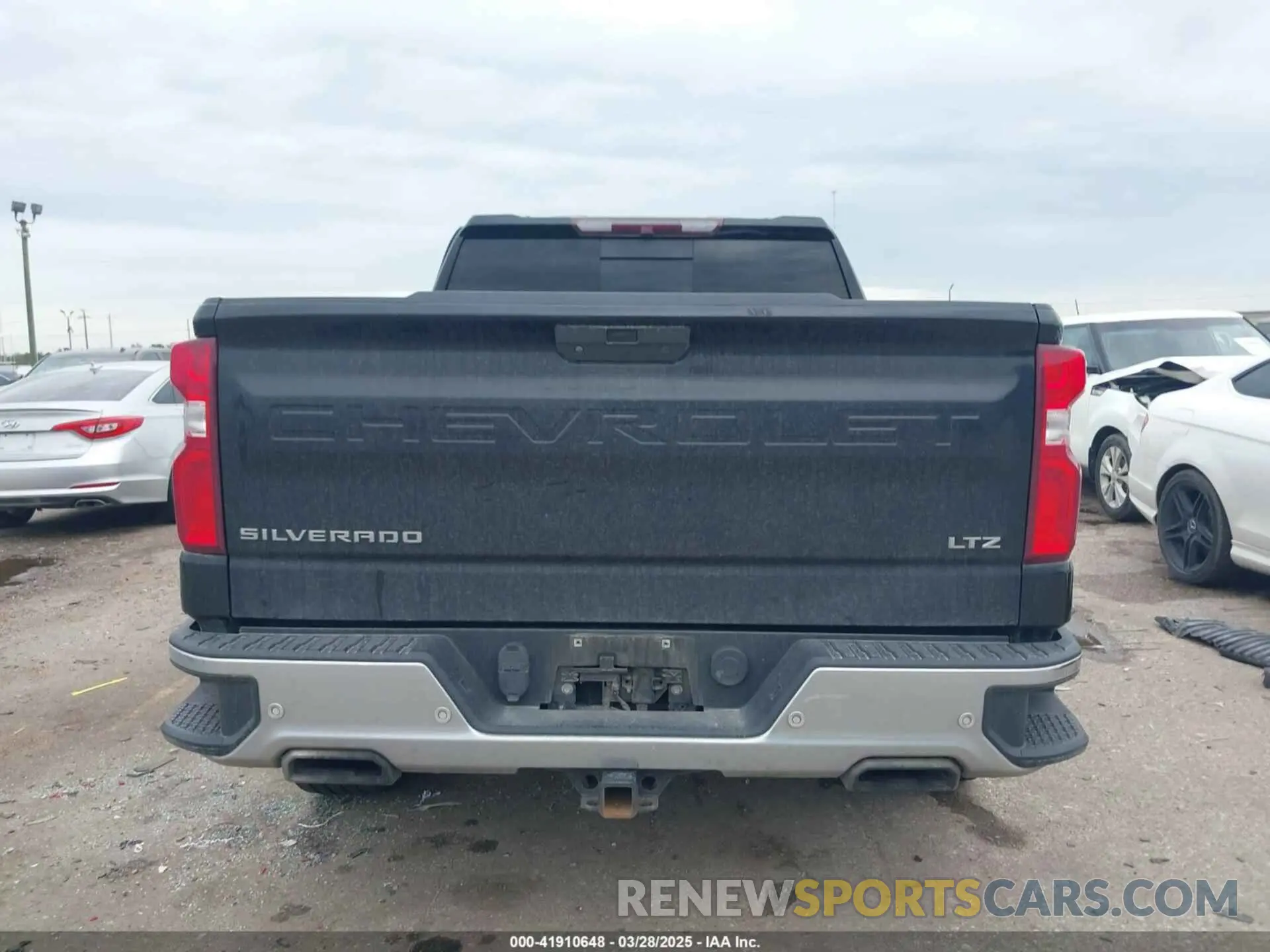 16 fotografías del automóvil dañado 1GCUYGEL3KZ213335 CHEVROLET SILVERADO 1500 2019