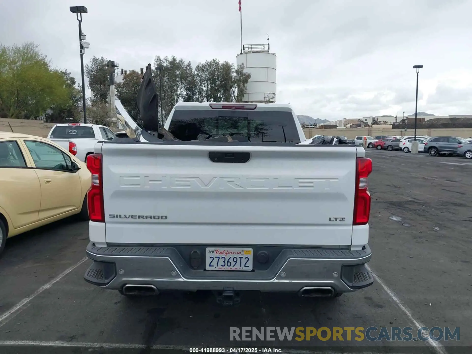 17 fotografías del automóvil dañado 1GCUYGEL3KZ324466 CHEVROLET SILVERADO 1500 2019