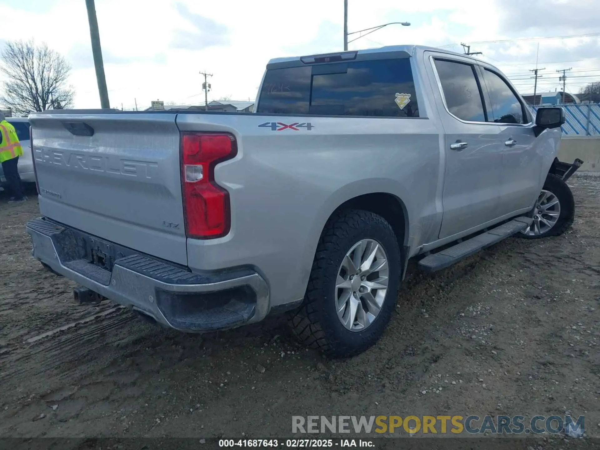 4 fotografías del automóvil dañado 1GCUYGELXKZ154980 CHEVROLET SILVERADO 1500 2019