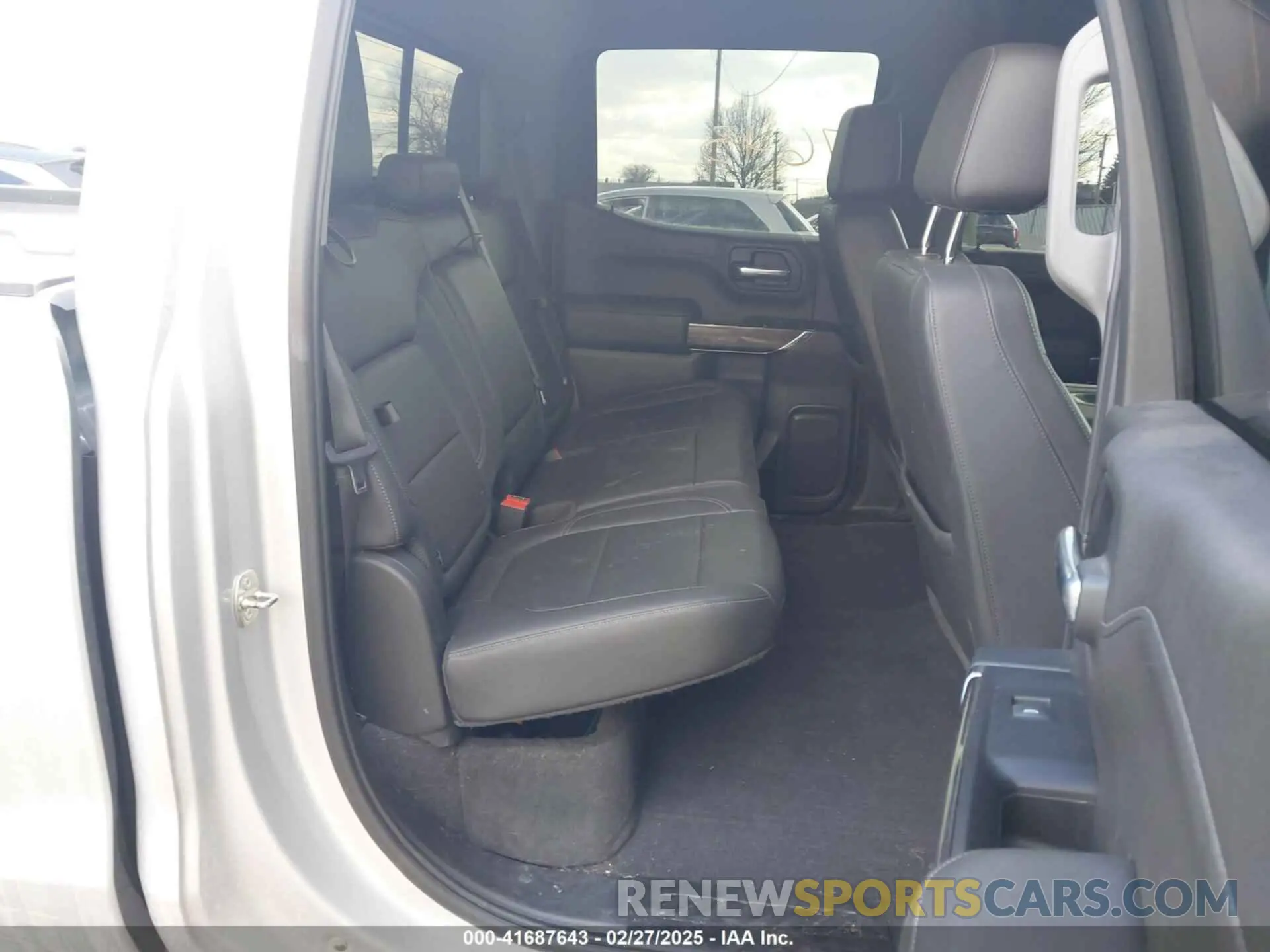 8 fotografías del automóvil dañado 1GCUYGELXKZ154980 CHEVROLET SILVERADO 1500 2019