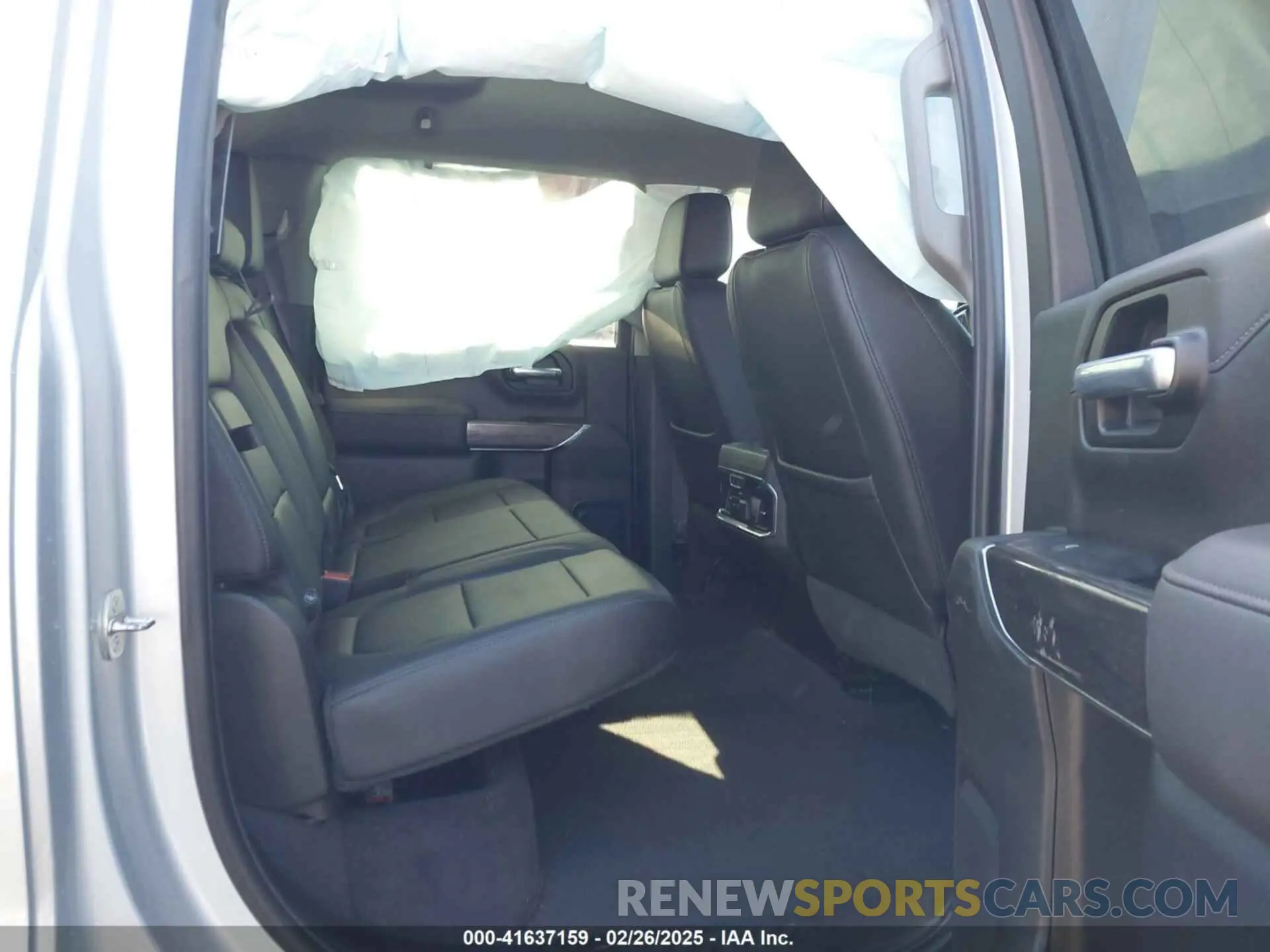 8 fotografías del automóvil dañado 1GCUYGELXKZ260586 CHEVROLET SILVERADO 1500 2019