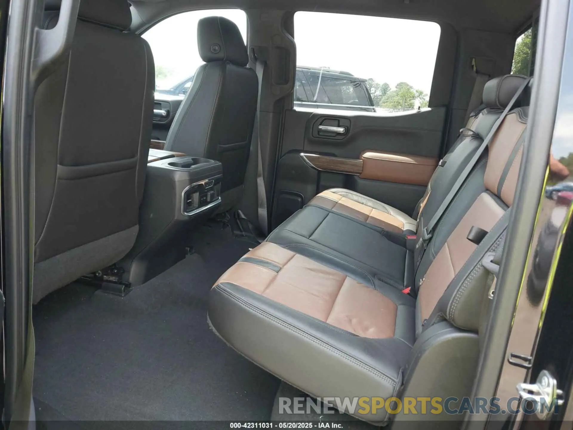 8 fotografías del automóvil dañado 1GCUYHEL1KZ302309 CHEVROLET SILVERADO 1500 2019