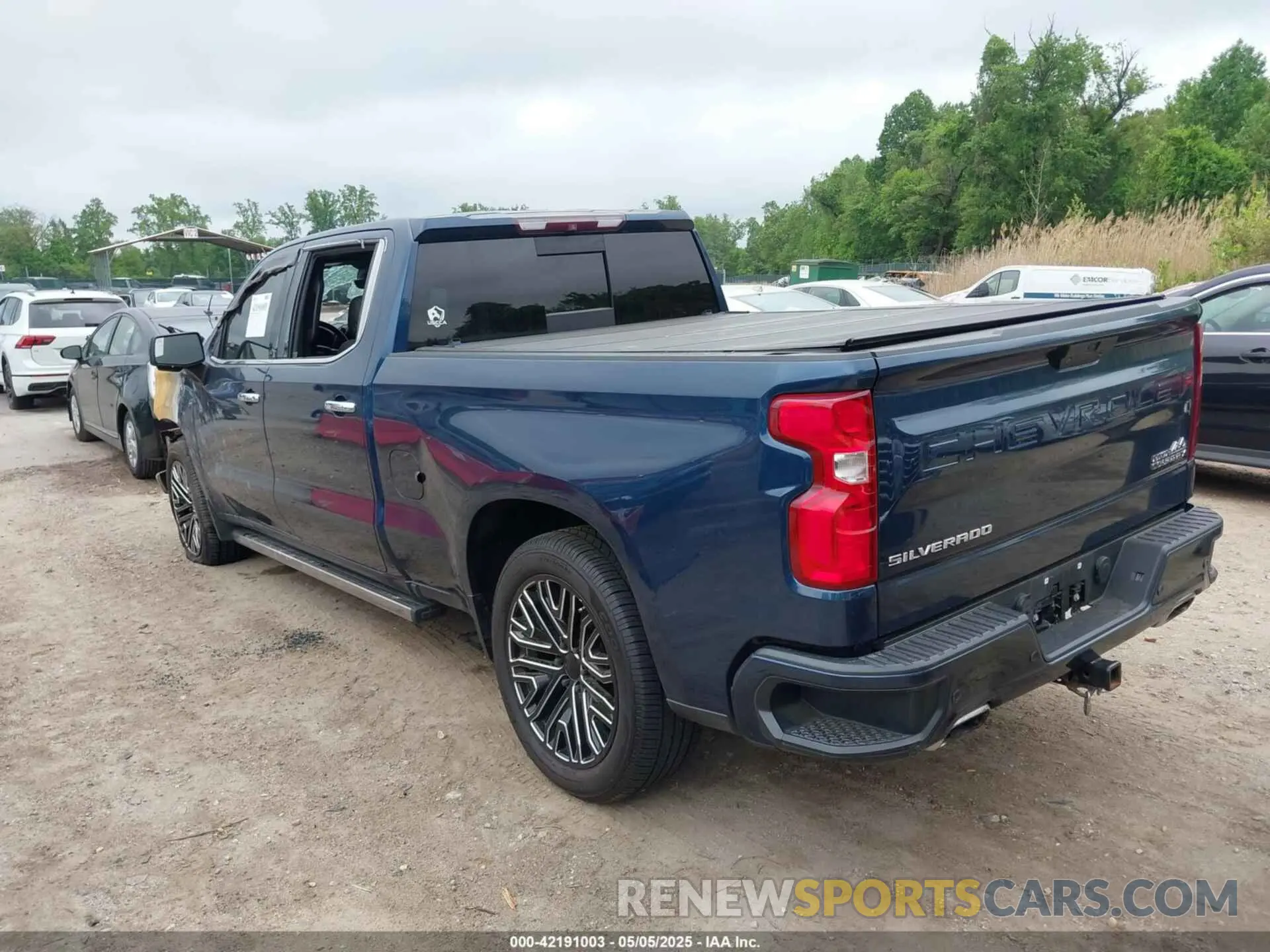 3 fotografías del automóvil dañado 1GCUYHEL4KZ241649 CHEVROLET SILVERADO 1500 2019