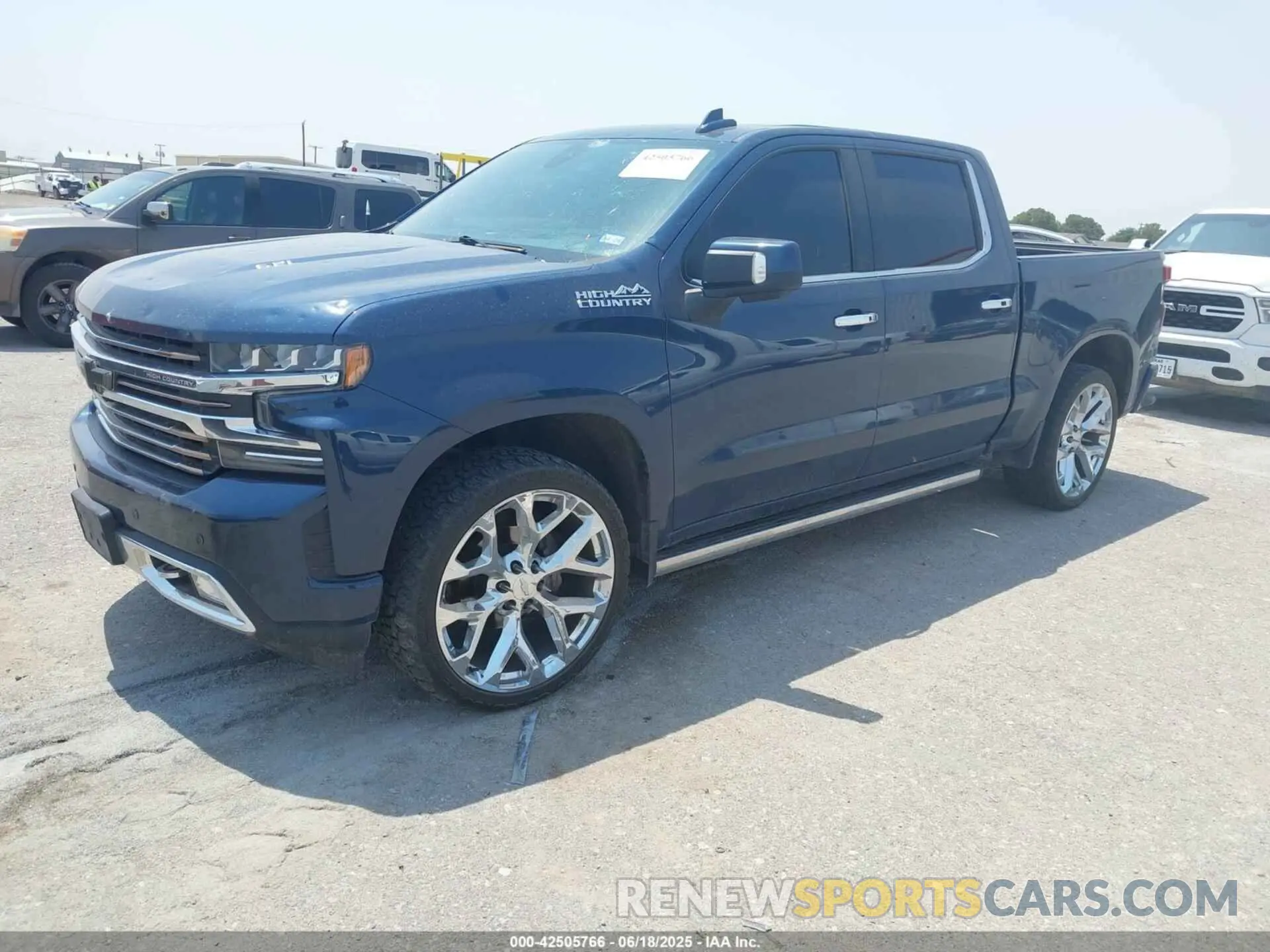 2 fotografías del automóvil dañado 1GCUYHEL8KZ122843 CHEVROLET SILVERADO 1500 2019