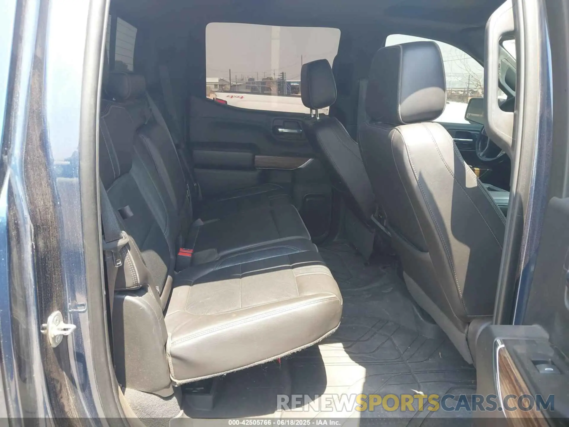 8 fotografías del automóvil dañado 1GCUYHEL8KZ122843 CHEVROLET SILVERADO 1500 2019