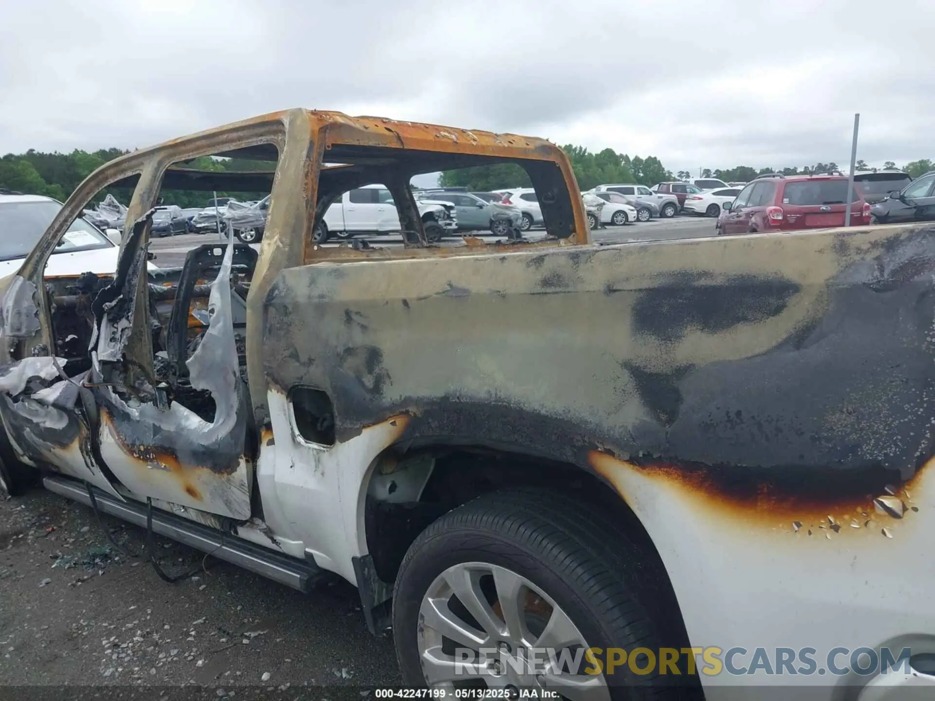 15 fotografías del automóvil dañado 1GCUYHEL8KZ225924 CHEVROLET SILVERADO 1500 2019