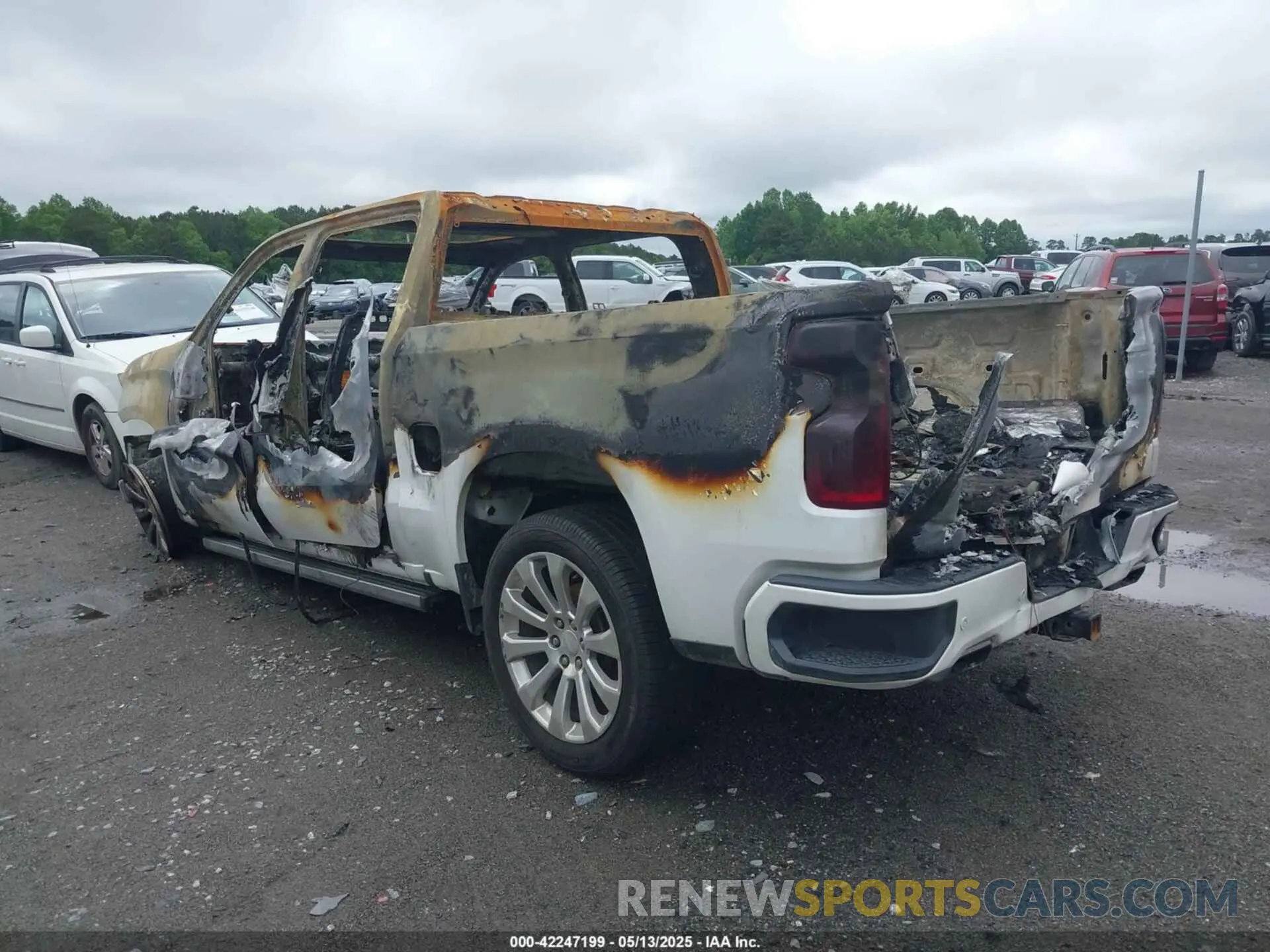 3 fotografías del automóvil dañado 1GCUYHEL8KZ225924 CHEVROLET SILVERADO 1500 2019