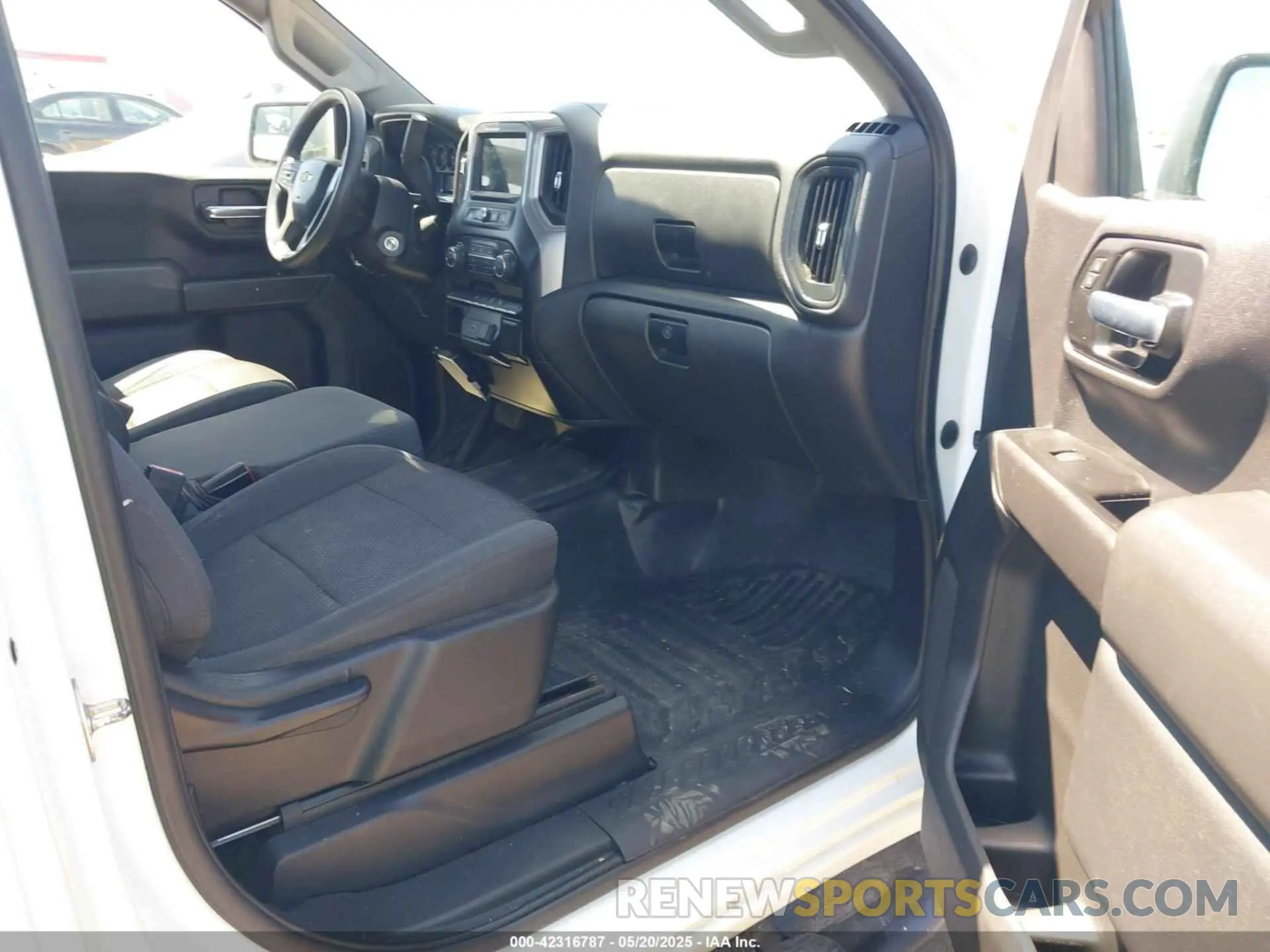 5 fotografías del automóvil dañado 3GCNWAEF1KG284129 CHEVROLET SILVERADO 1500 2019