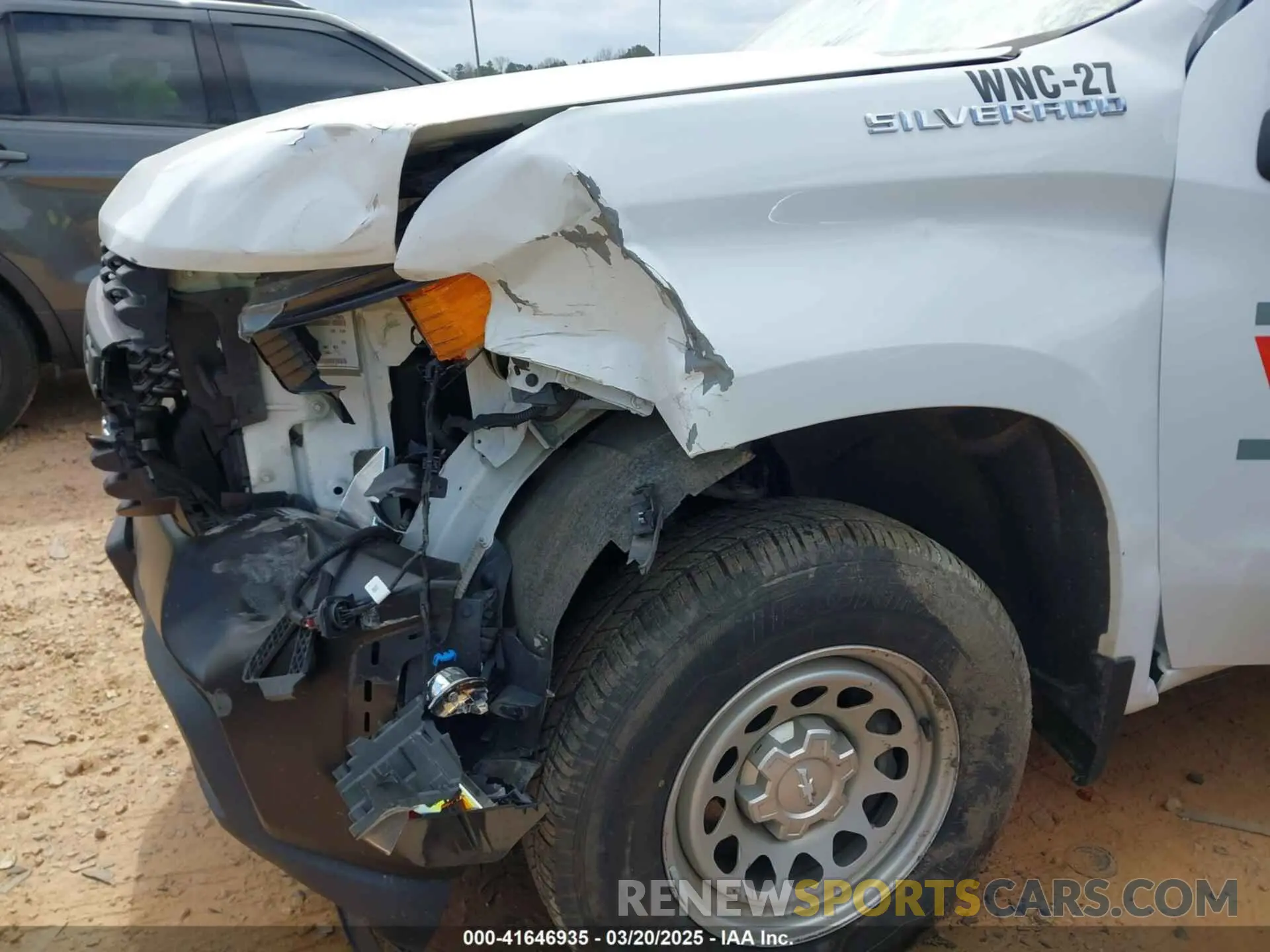 17 fotografías del automóvil dañado 3GCNWAEH0KG212727 CHEVROLET SILVERADO 1500 2019