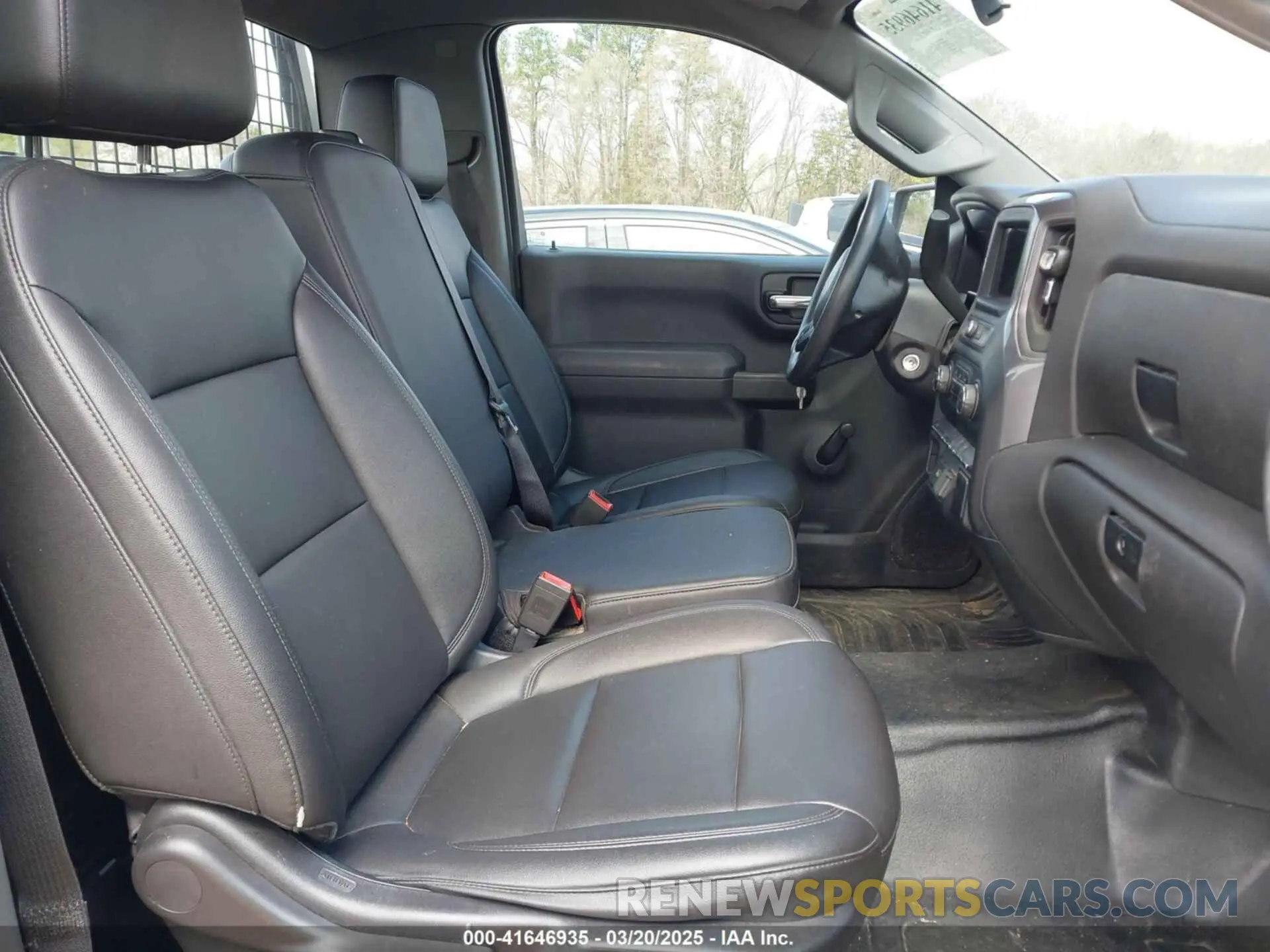 5 fotografías del automóvil dañado 3GCNWAEH0KG212727 CHEVROLET SILVERADO 1500 2019