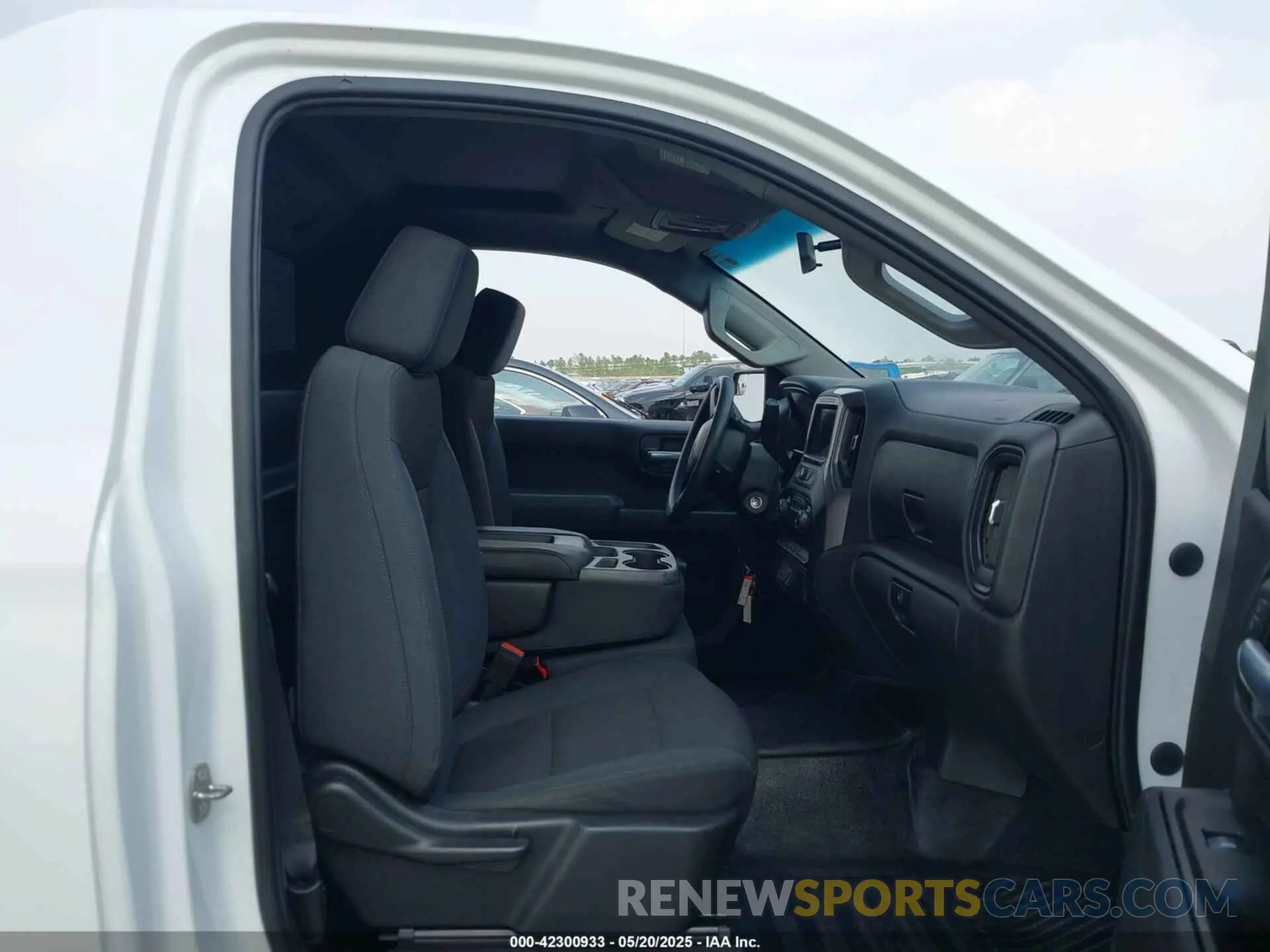 5 fotografías del automóvil dañado 3GCNYAEH2KG172130 CHEVROLET SILVERADO 1500 2019