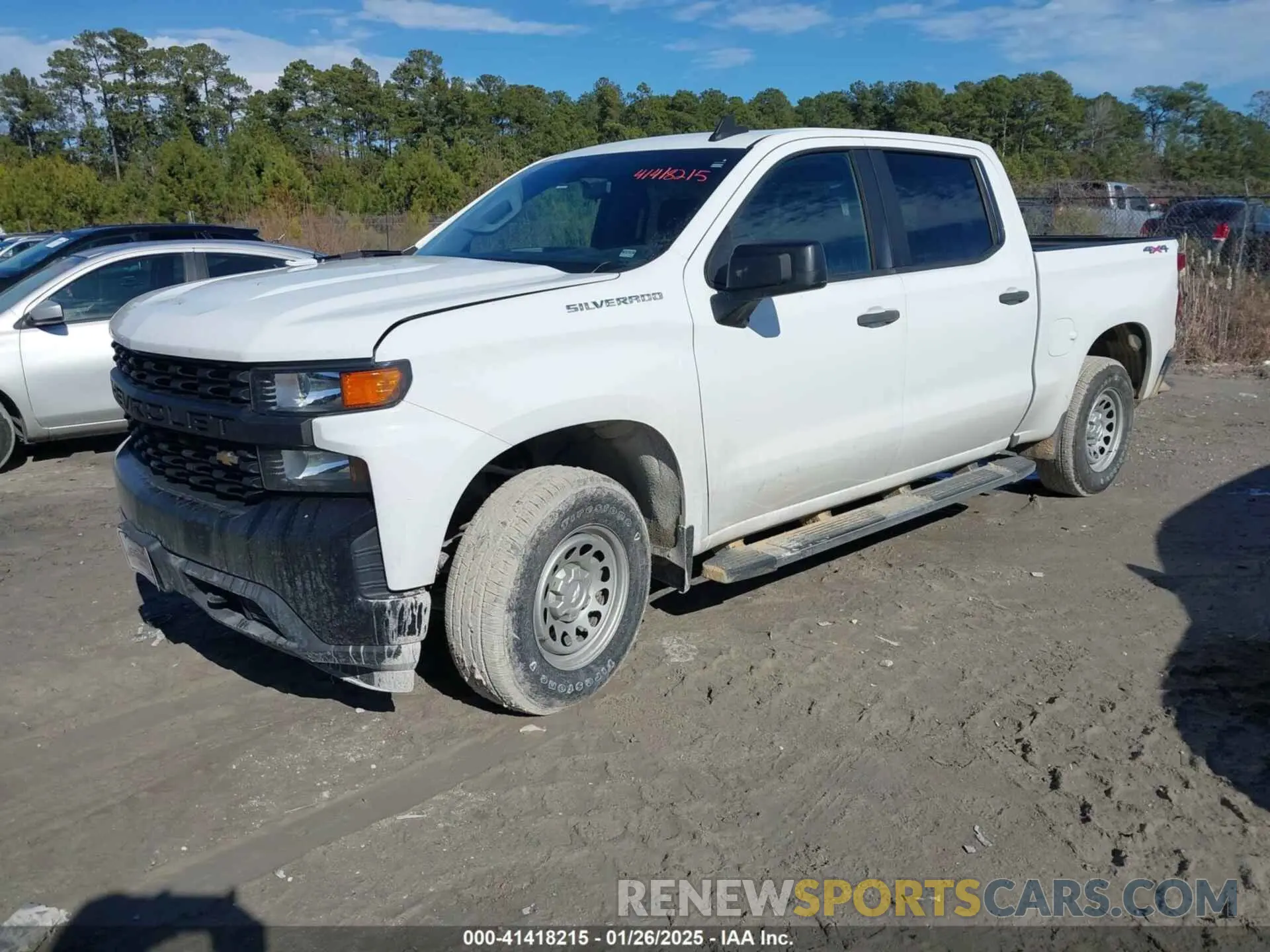 2 fotografías del automóvil dañado 3GCPYAEH4KG157833 CHEVROLET SILVERADO 1500 2019