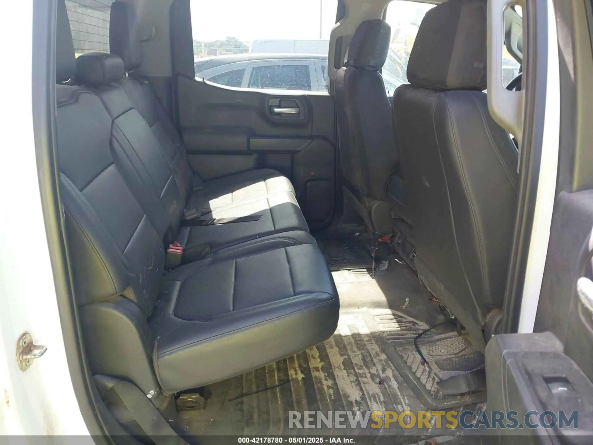 8 fotografías del automóvil dañado 3GCPYAEH8KG129727 CHEVROLET SILVERADO 1500 2019
