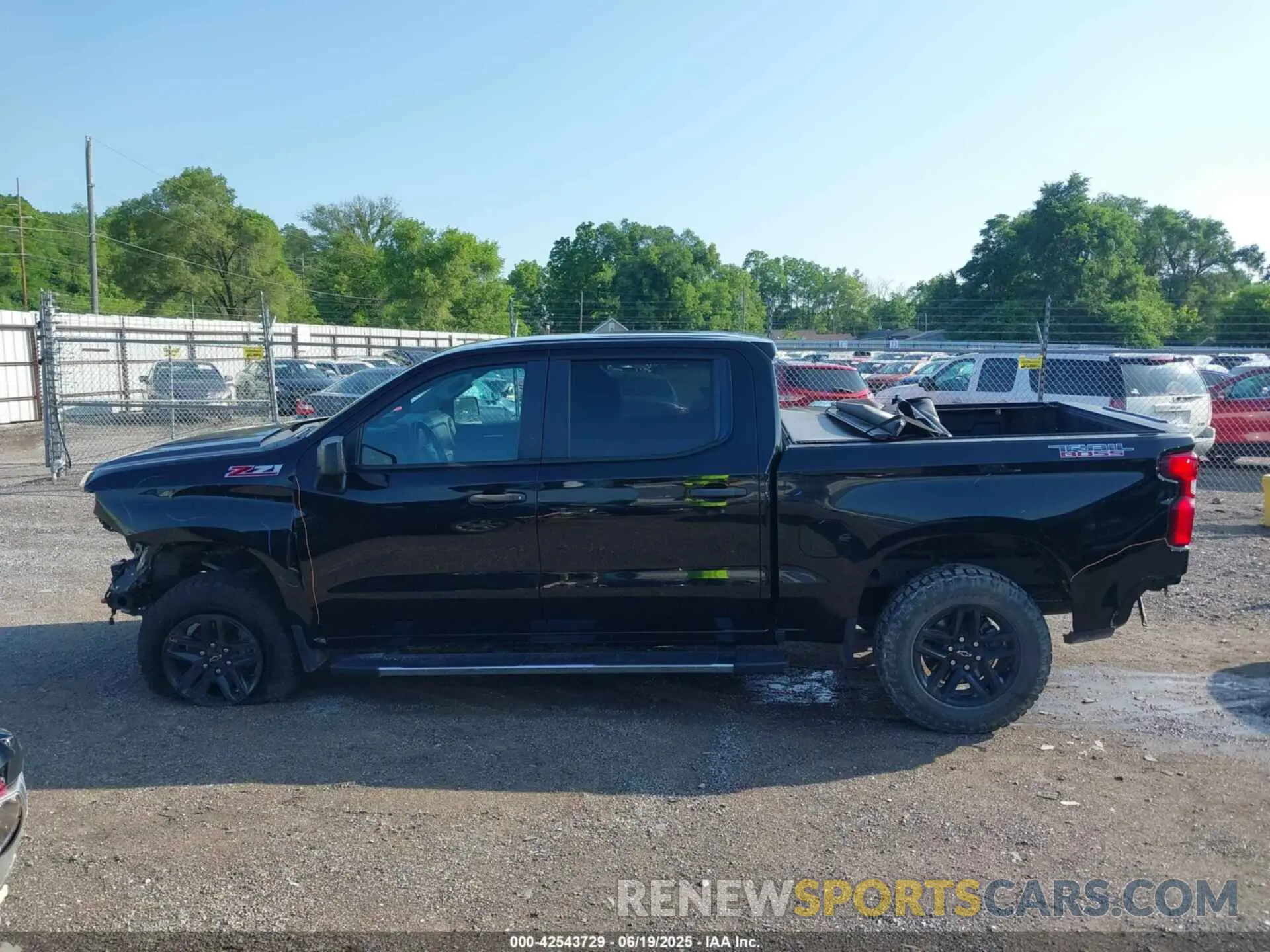 15 fotografías del automóvil dañado 3GCPYCEH1KG159440 CHEVROLET SILVERADO 1500 2019