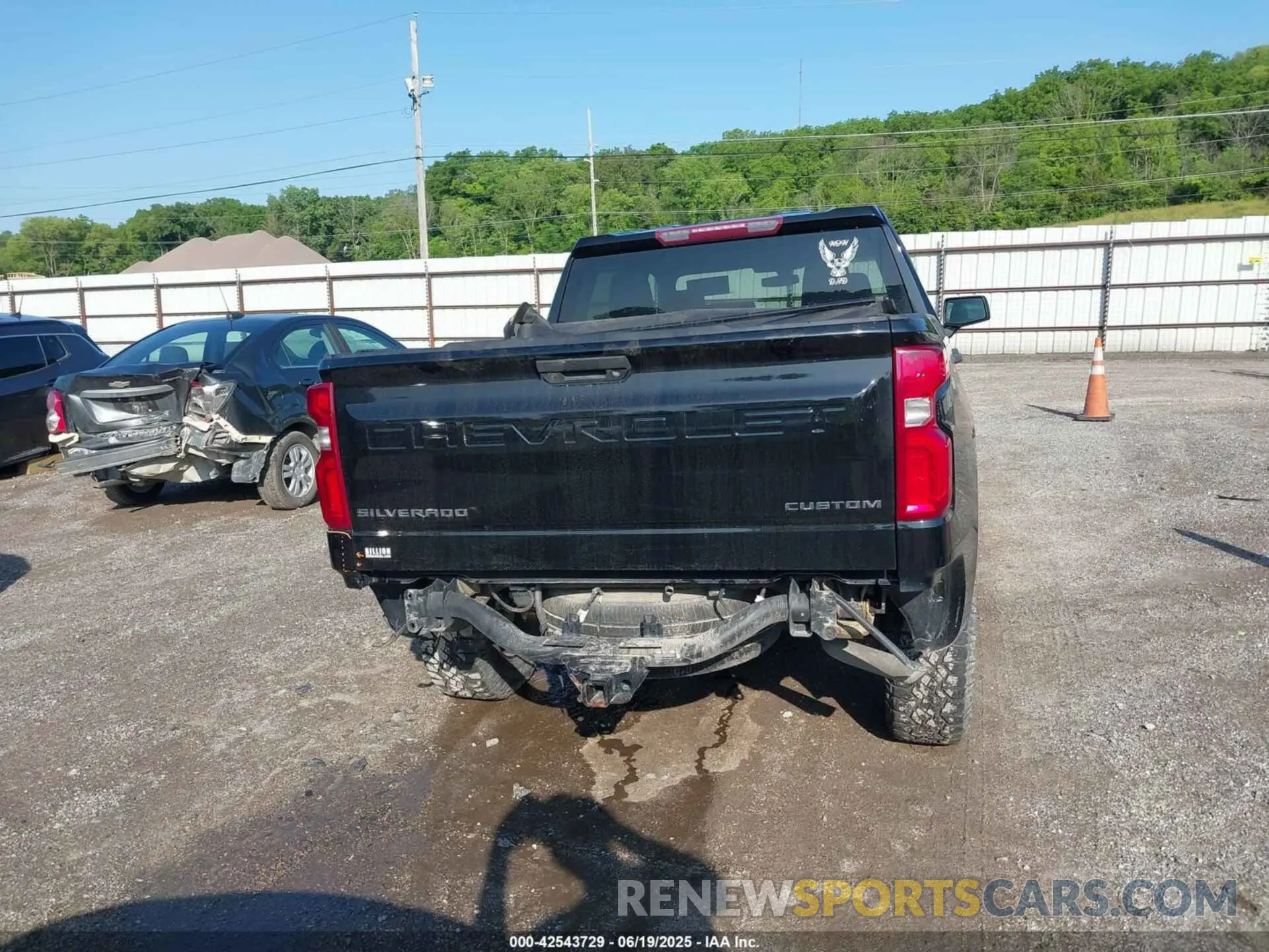 17 fotografías del automóvil dañado 3GCPYCEH1KG159440 CHEVROLET SILVERADO 1500 2019