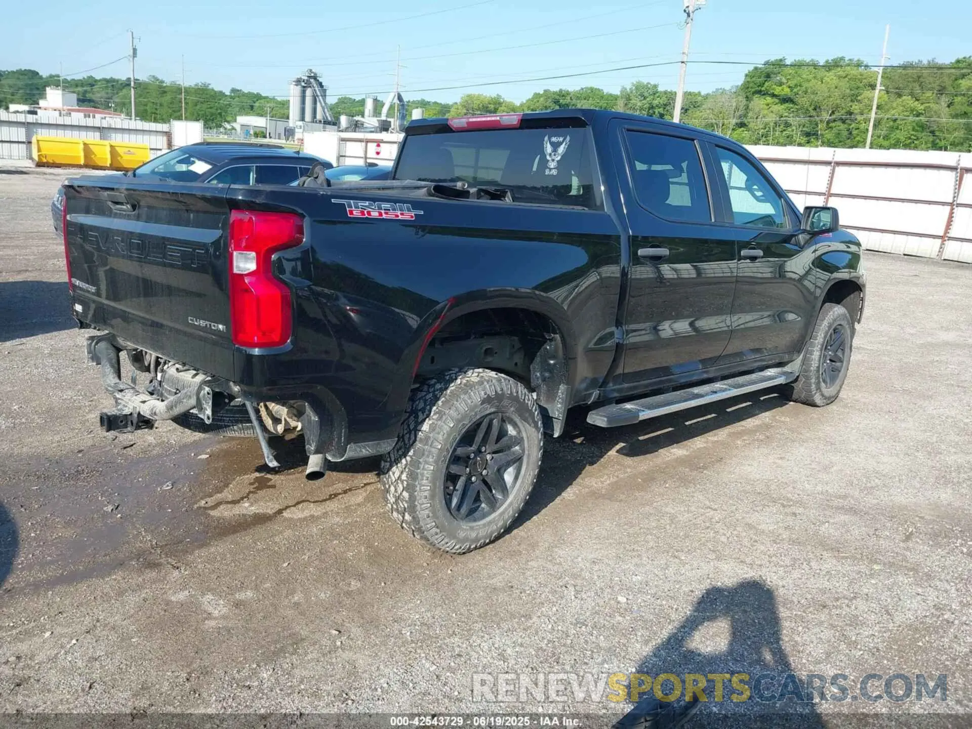 4 fotografías del automóvil dañado 3GCPYCEH1KG159440 CHEVROLET SILVERADO 1500 2019