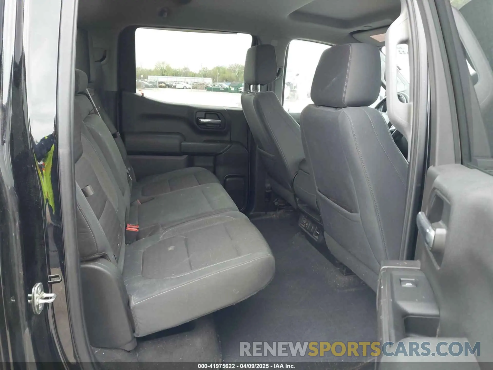 8 fotografías del automóvil dañado 3GCUYDED0KG212876 CHEVROLET SILVERADO 1500 2019