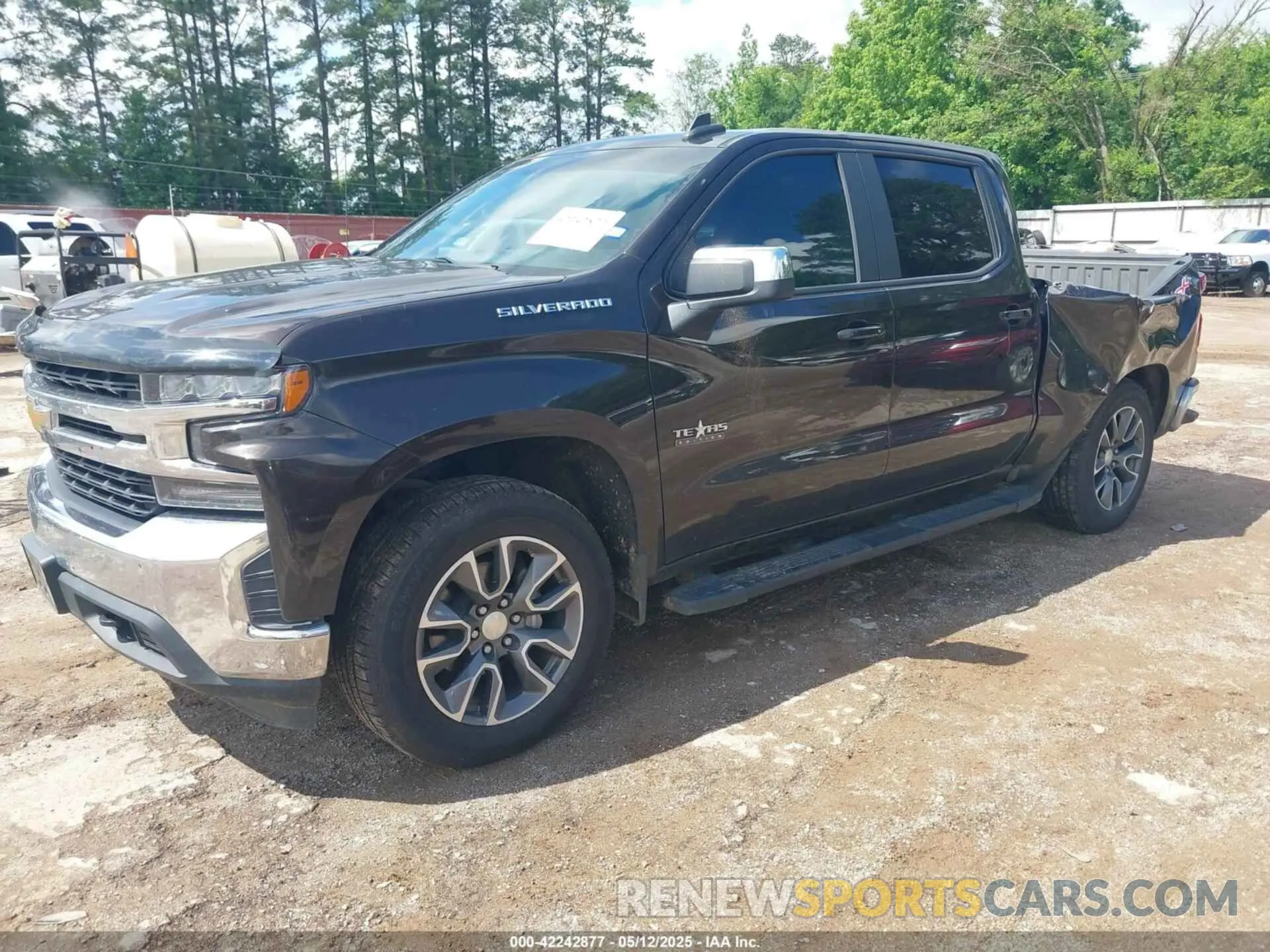 2 fotografías del automóvil dañado 3GCUYDED5KG160788 CHEVROLET SILVERADO 1500 2019