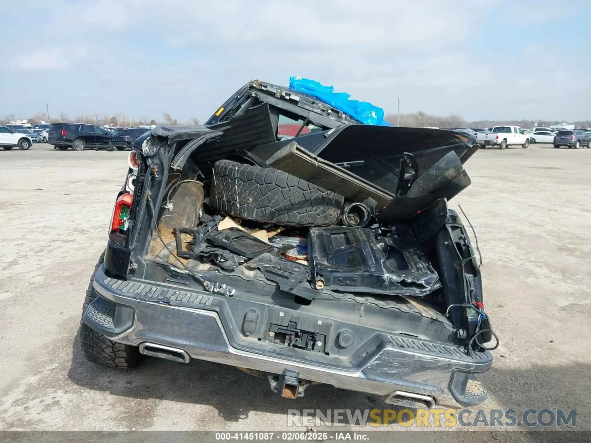 15 fotografías del automóvil dañado 3GCUYDEDXKG192362 CHEVROLET SILVERADO 1500 2019