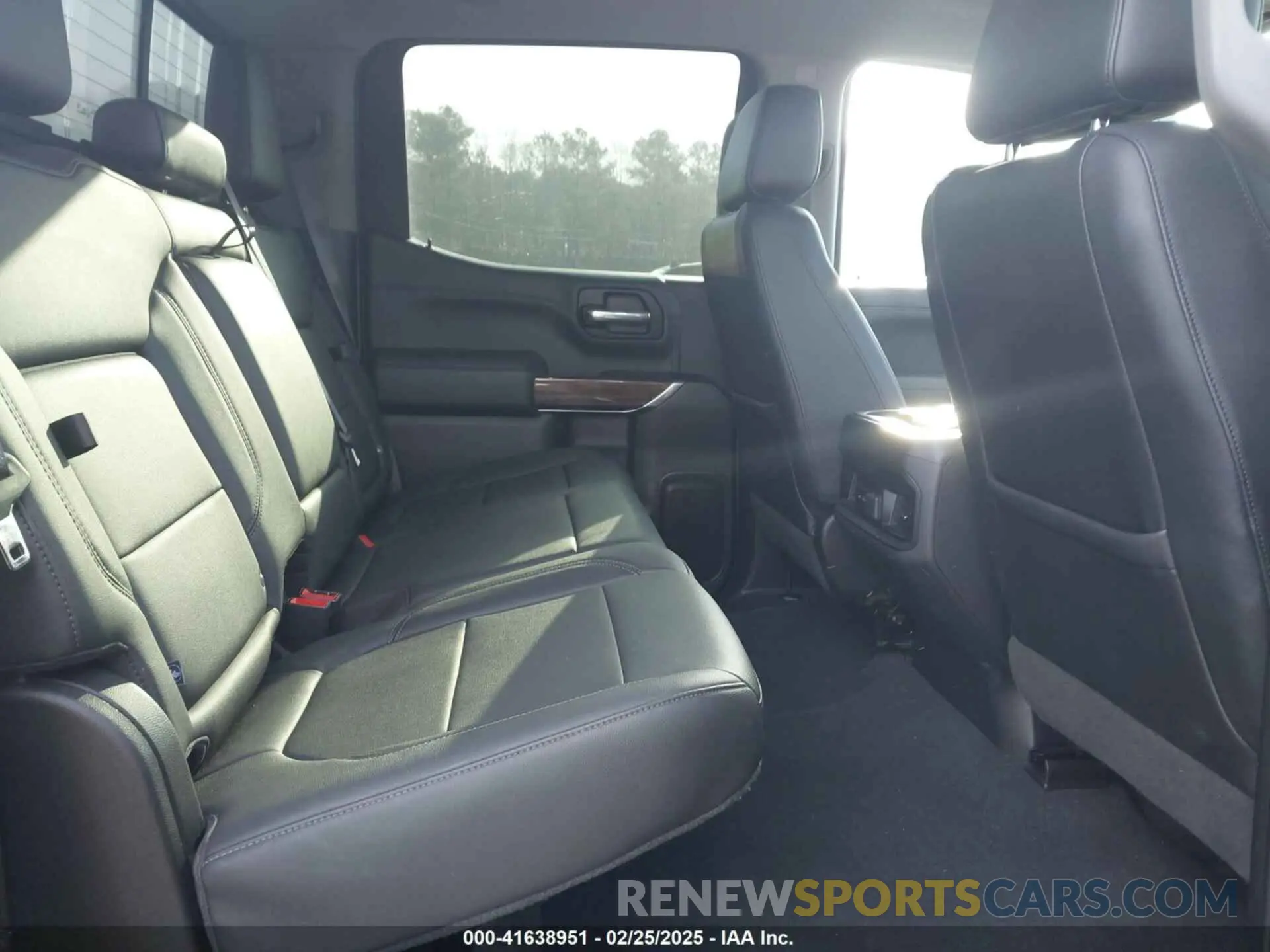 8 fotografías del automóvil dañado 3GCUYEED6KG226058 CHEVROLET SILVERADO 1500 2019