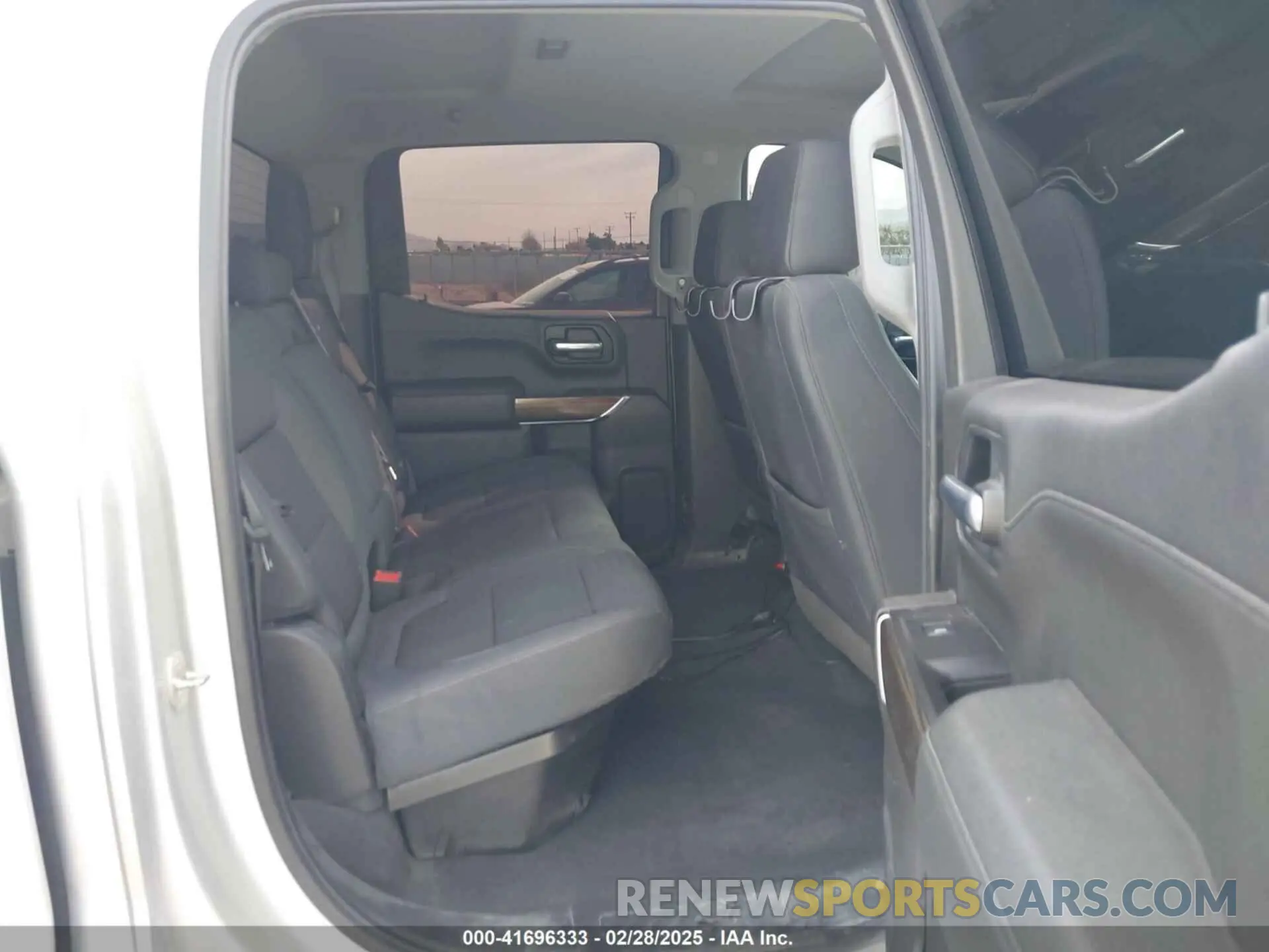 8 fotografías del automóvil dañado 3GCUYEED8KG117097 CHEVROLET SILVERADO 1500 2019