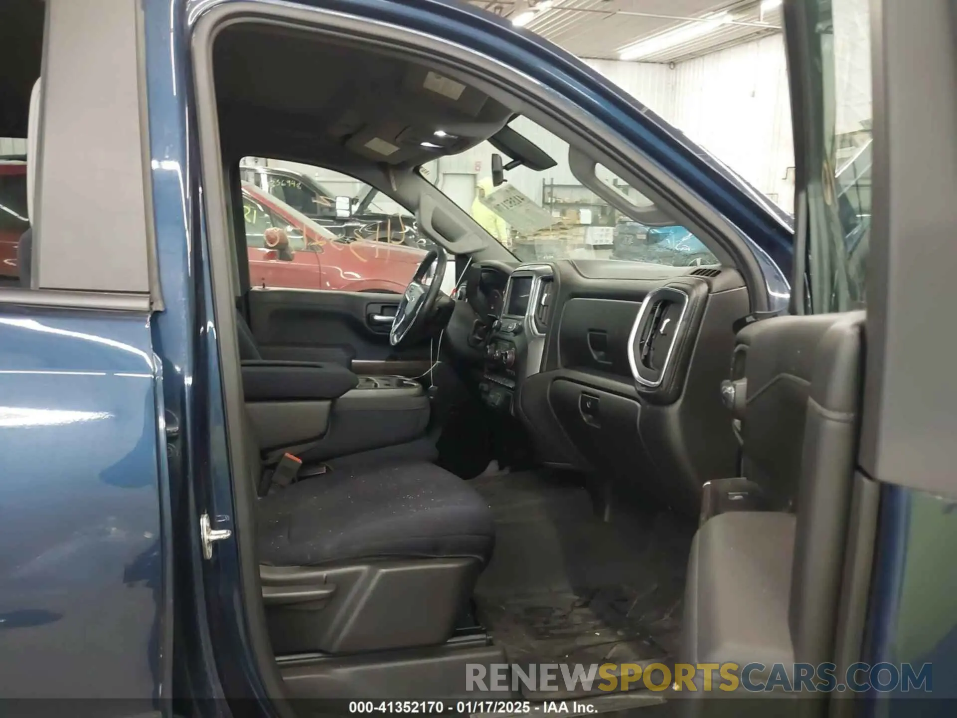 5 fotografías del automóvil dañado 3GCUYEEDXKG200742 CHEVROLET SILVERADO 1500 2019