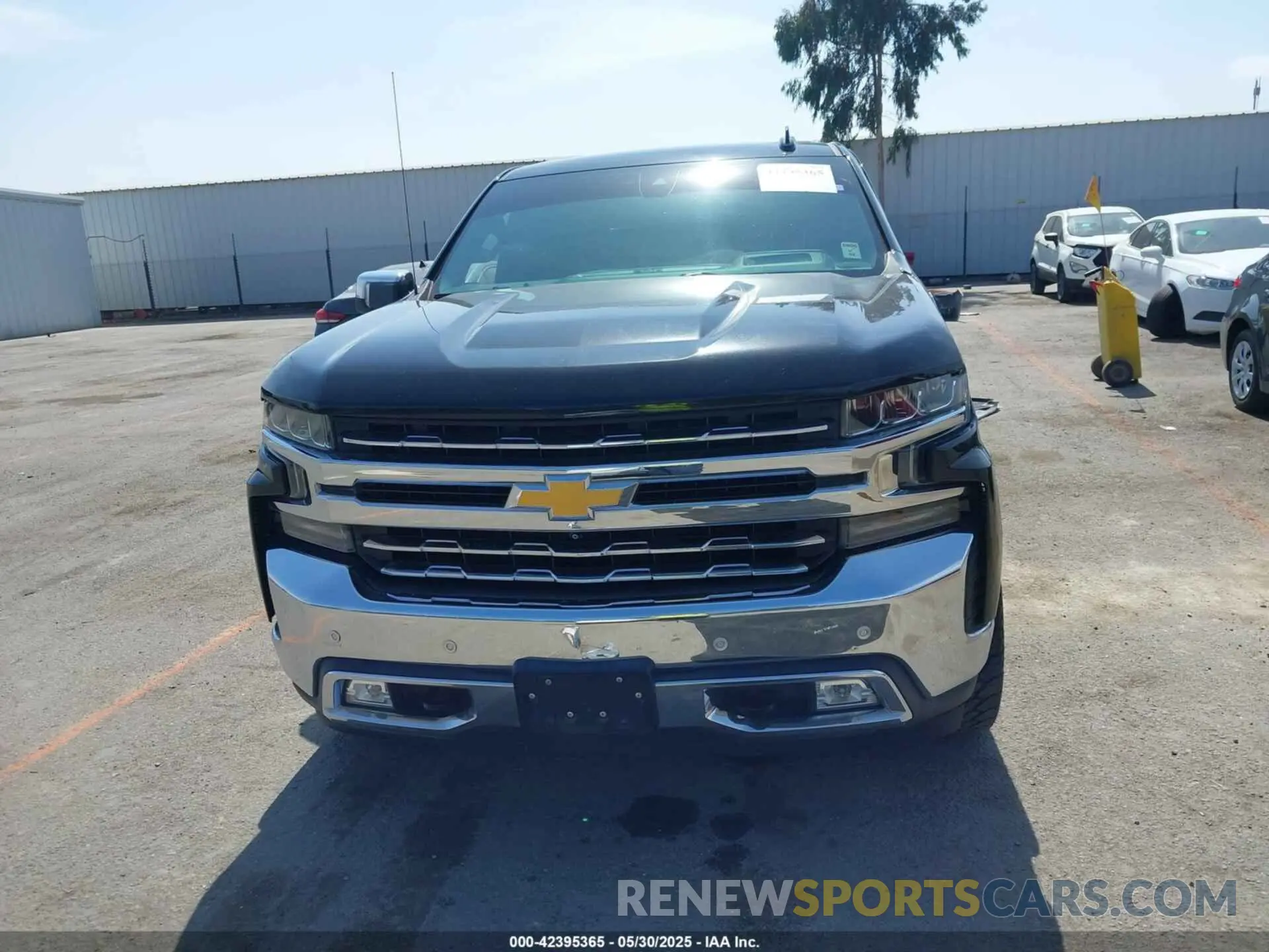 12 fotografías del automóvil dañado 3GCUYGEDXKG108302 CHEVROLET SILVERADO 1500 2019