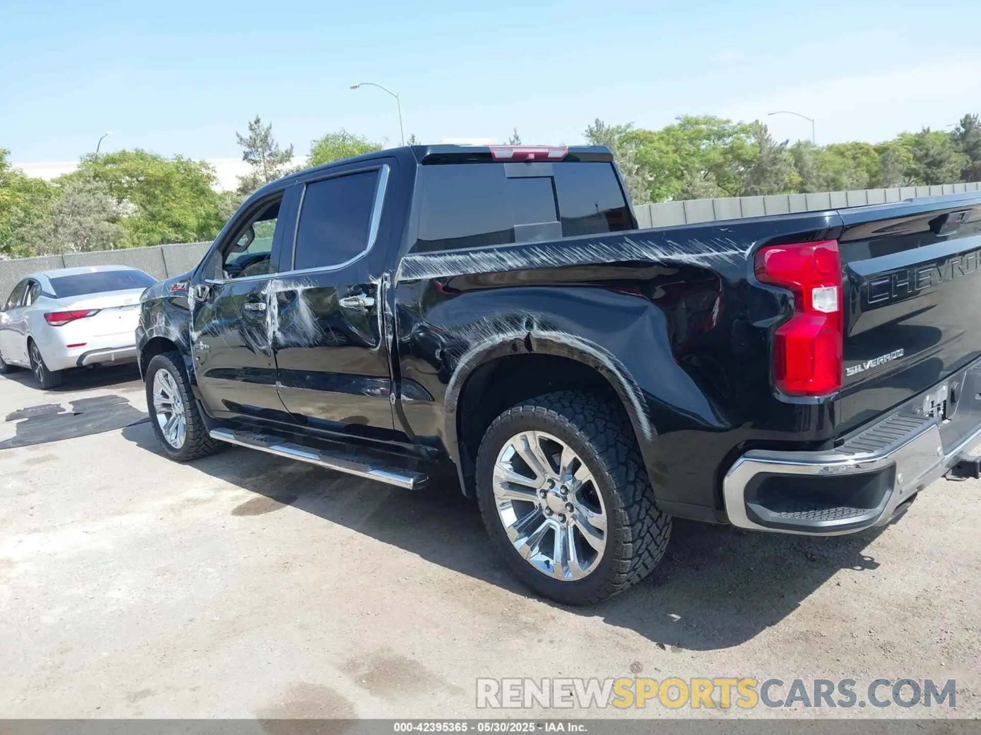 17 fotografías del automóvil dañado 3GCUYGEDXKG108302 CHEVROLET SILVERADO 1500 2019
