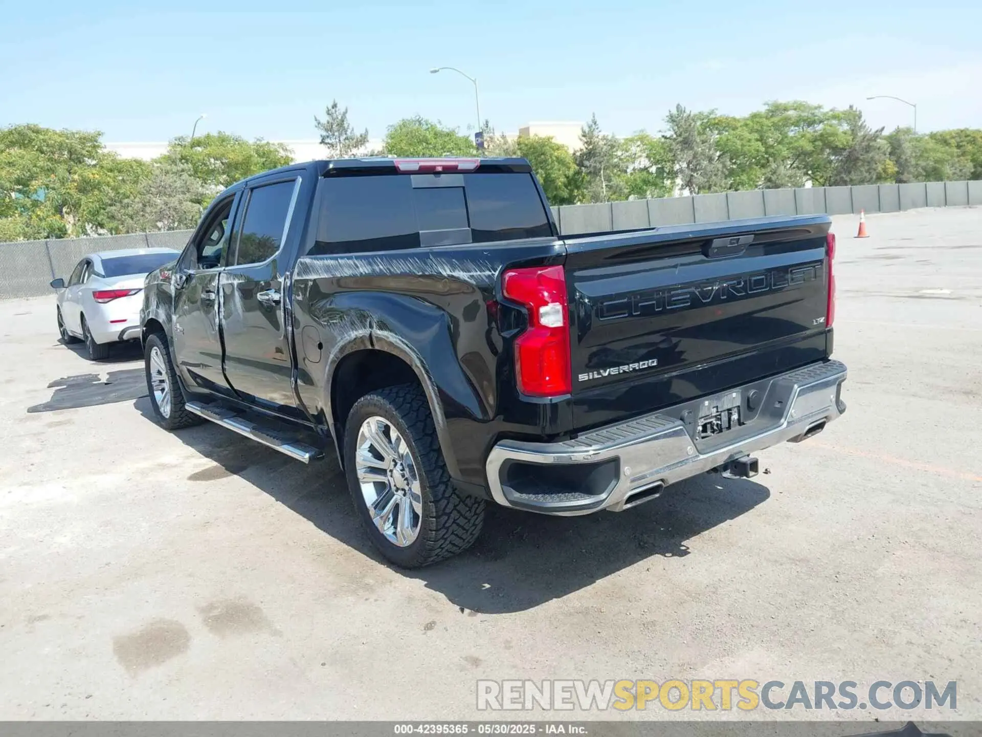 3 fotografías del automóvil dañado 3GCUYGEDXKG108302 CHEVROLET SILVERADO 1500 2019