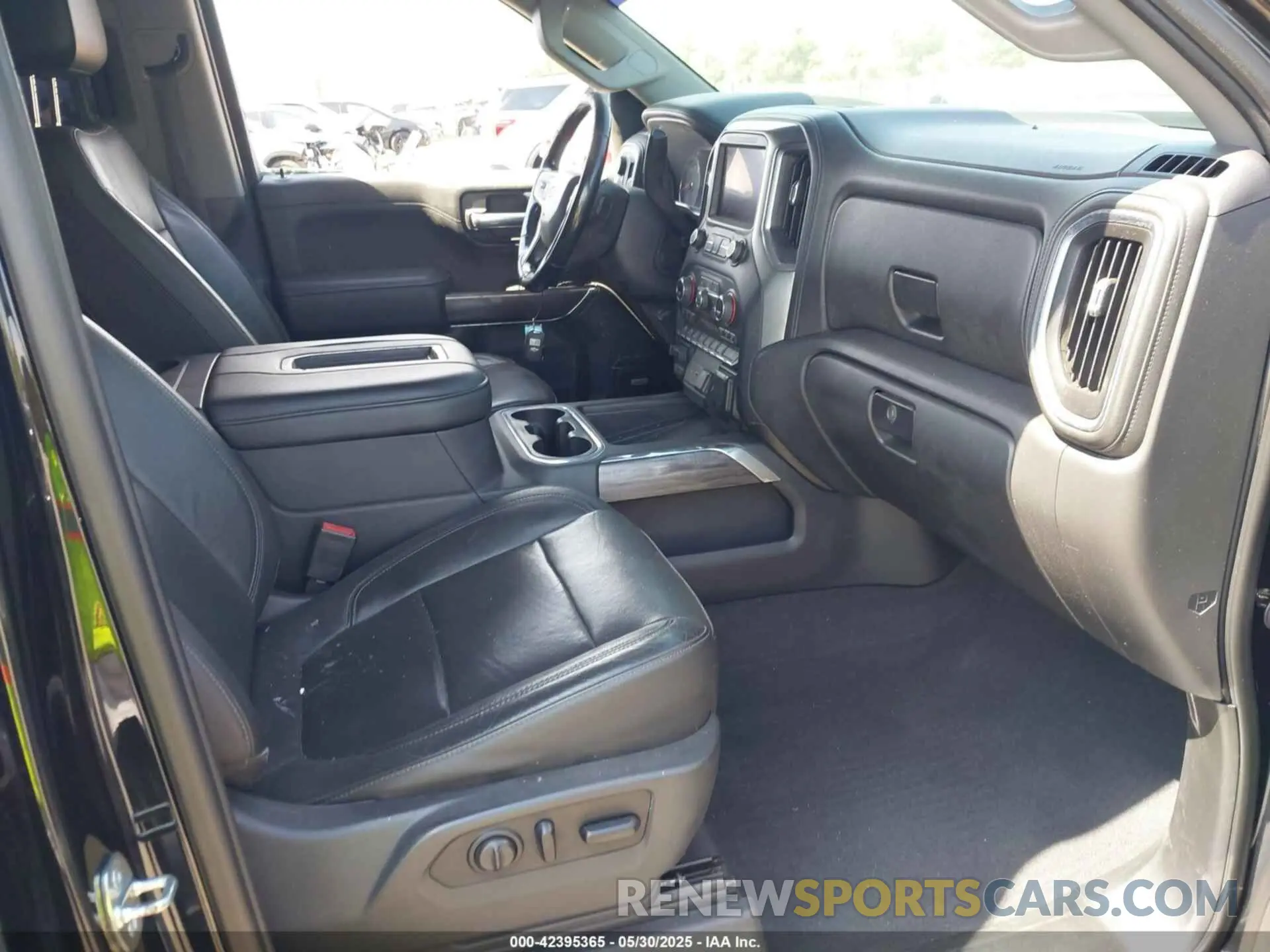 5 fotografías del automóvil dañado 3GCUYGEDXKG108302 CHEVROLET SILVERADO 1500 2019