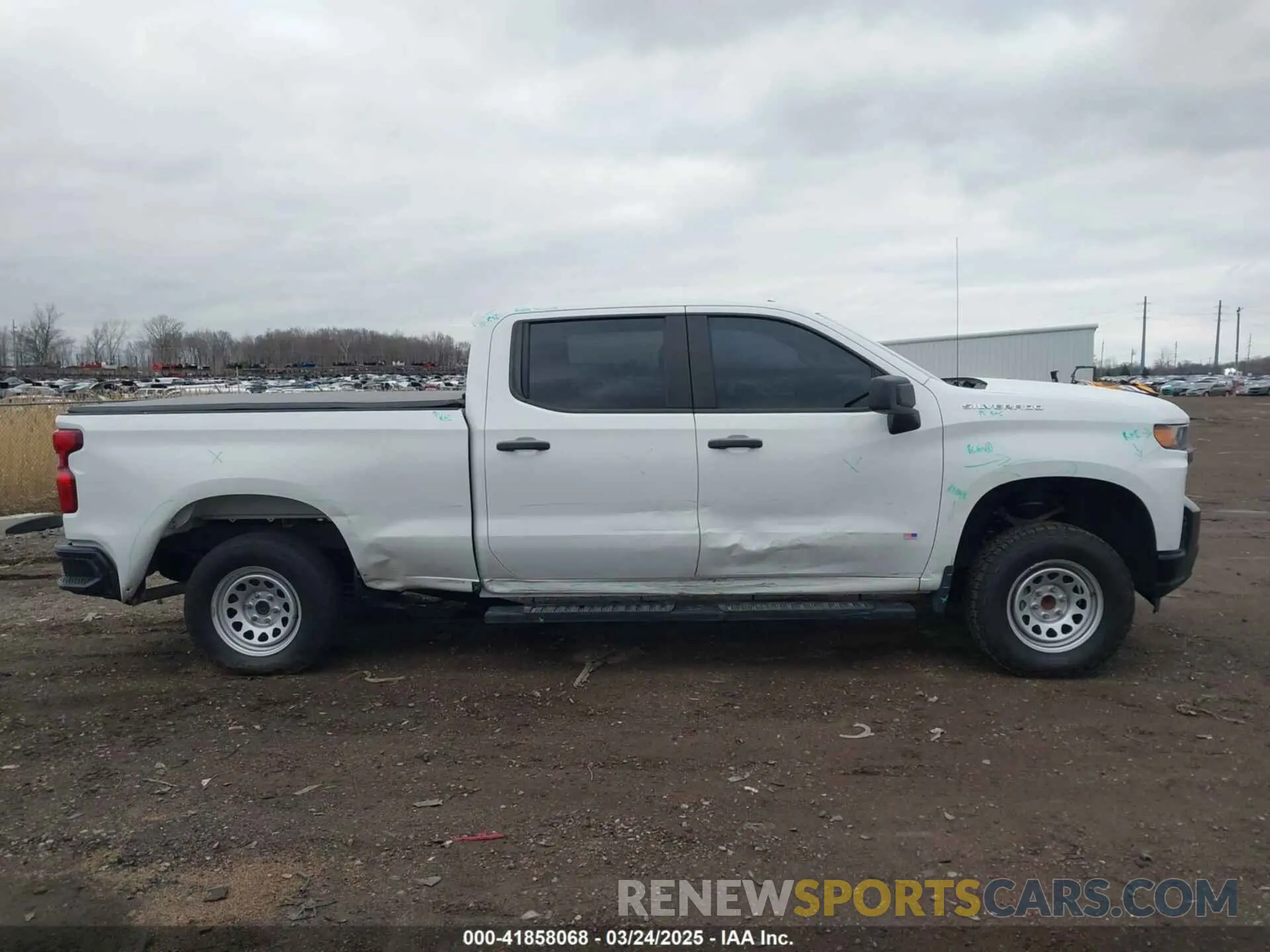 13 fotografías del automóvil dañado 1GCPWAEH8LZ282549 CHEVROLET SILVERADO 1500 2020
