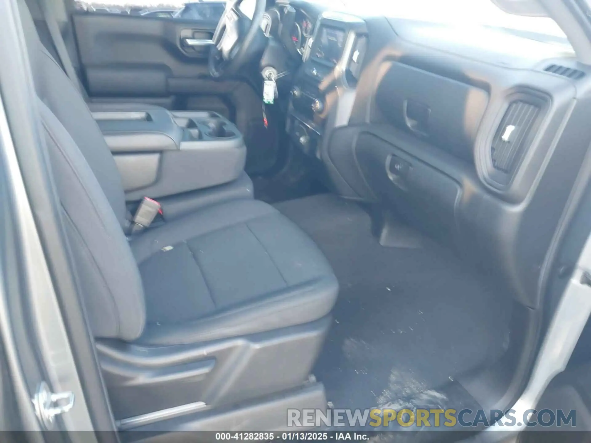 5 fotografías del automóvil dañado 1GCPWBEHXLZ183253 CHEVROLET SILVERADO 1500 2020