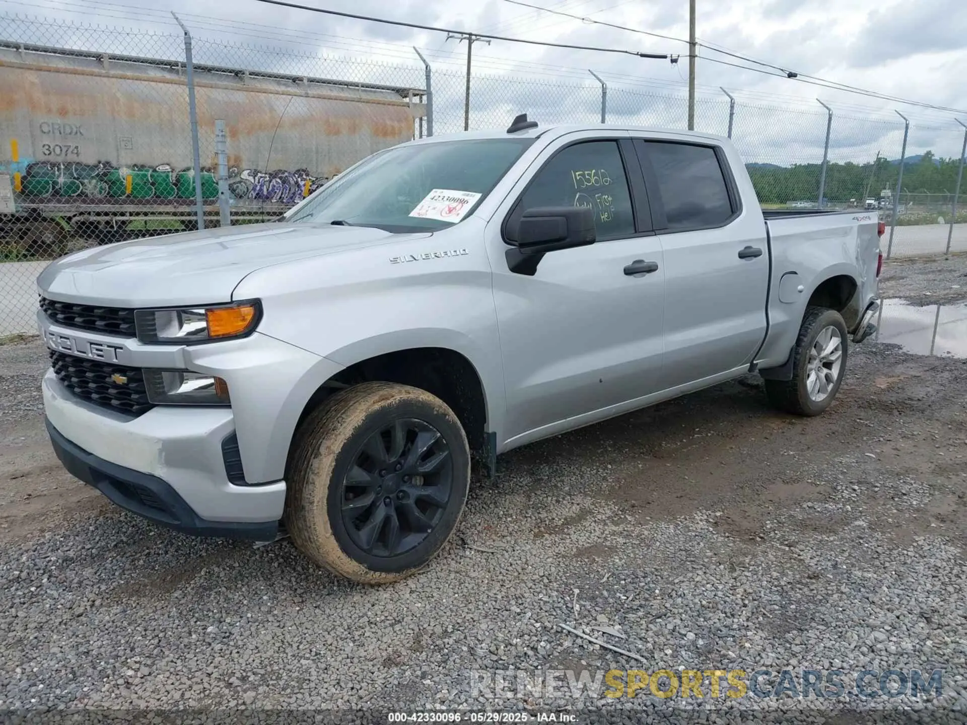 2 fotografías del automóvil dañado 1GCPYBEH1LZ155612 CHEVROLET SILVERADO 1500 2020