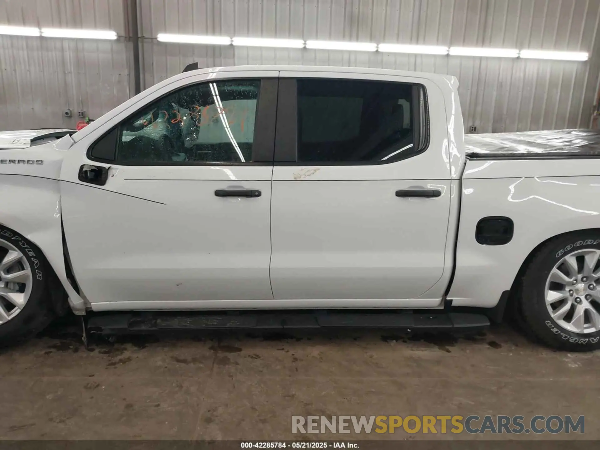 15 fotografías del automóvil dañado 1GCPYBEK2LZ244858 CHEVROLET SILVERADO 1500 2020