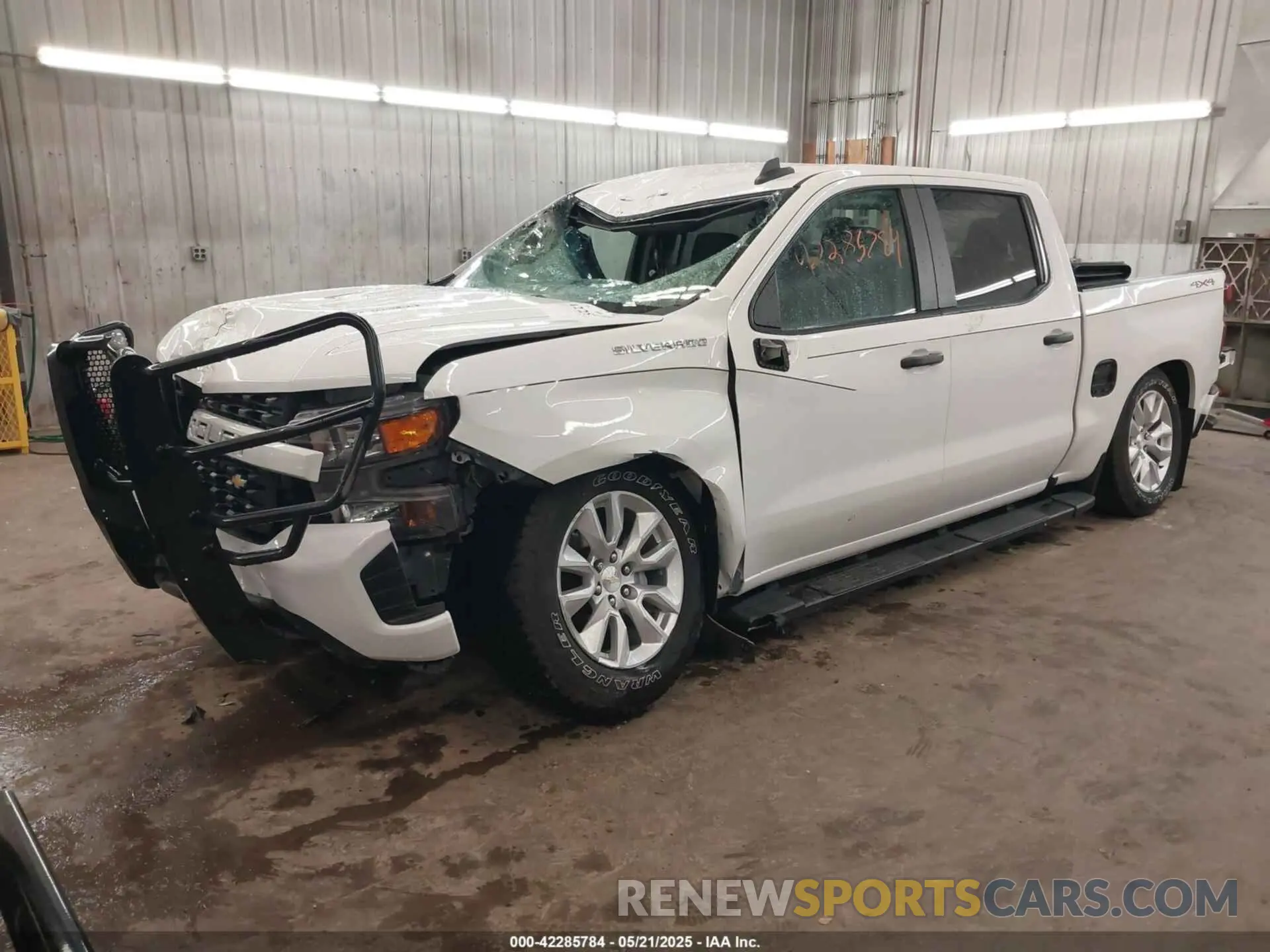 2 fotografías del automóvil dañado 1GCPYBEK2LZ244858 CHEVROLET SILVERADO 1500 2020
