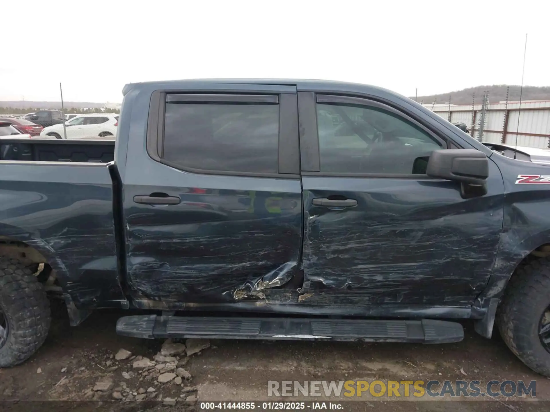 12 fotografías del automóvil dañado 1GCPYCEF0LZ140149 CHEVROLET SILVERADO 1500 2020