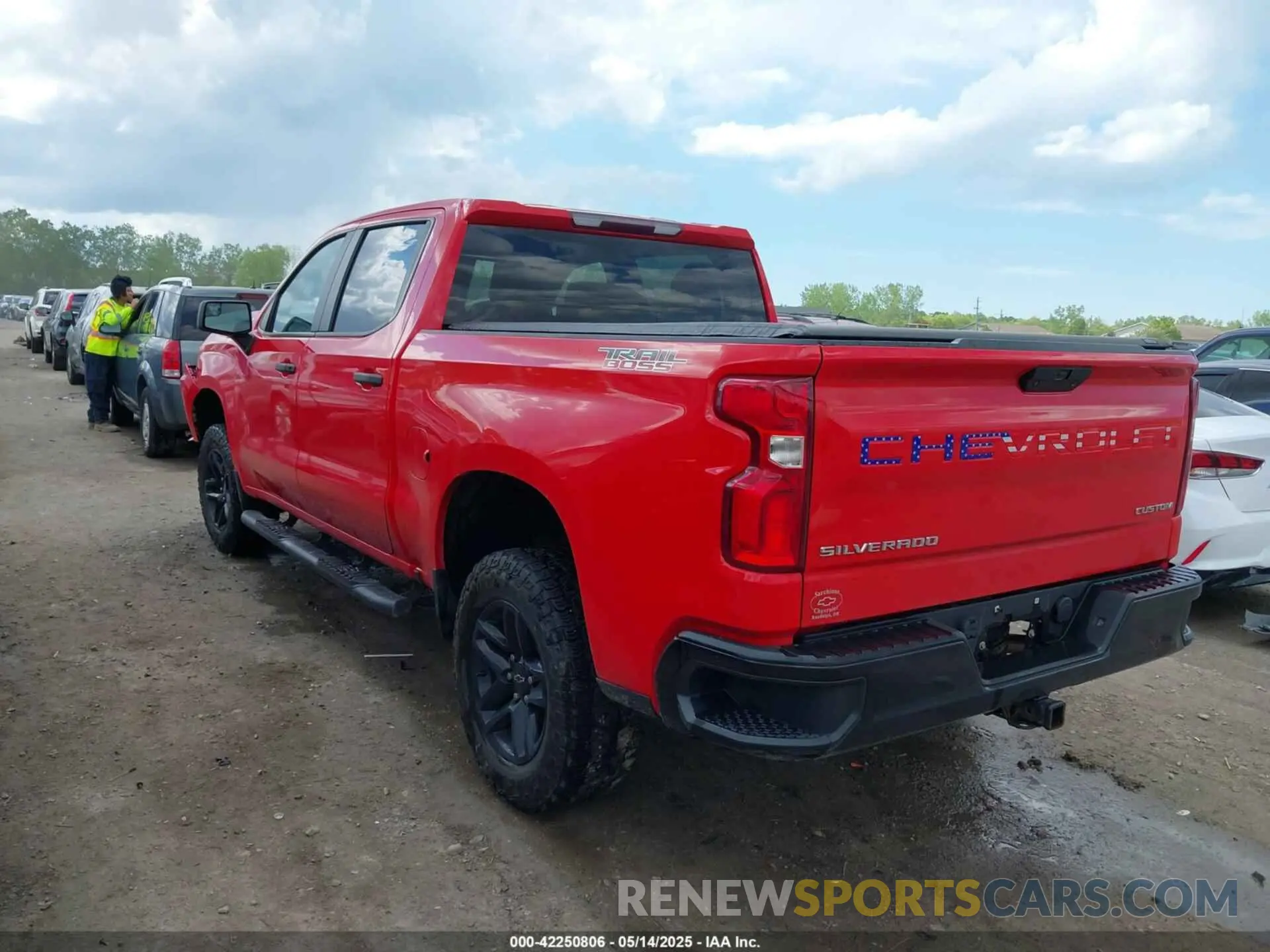 3 fotografías del automóvil dañado 1GCPYCEH0LZ139309 CHEVROLET SILVERADO 1500 2020