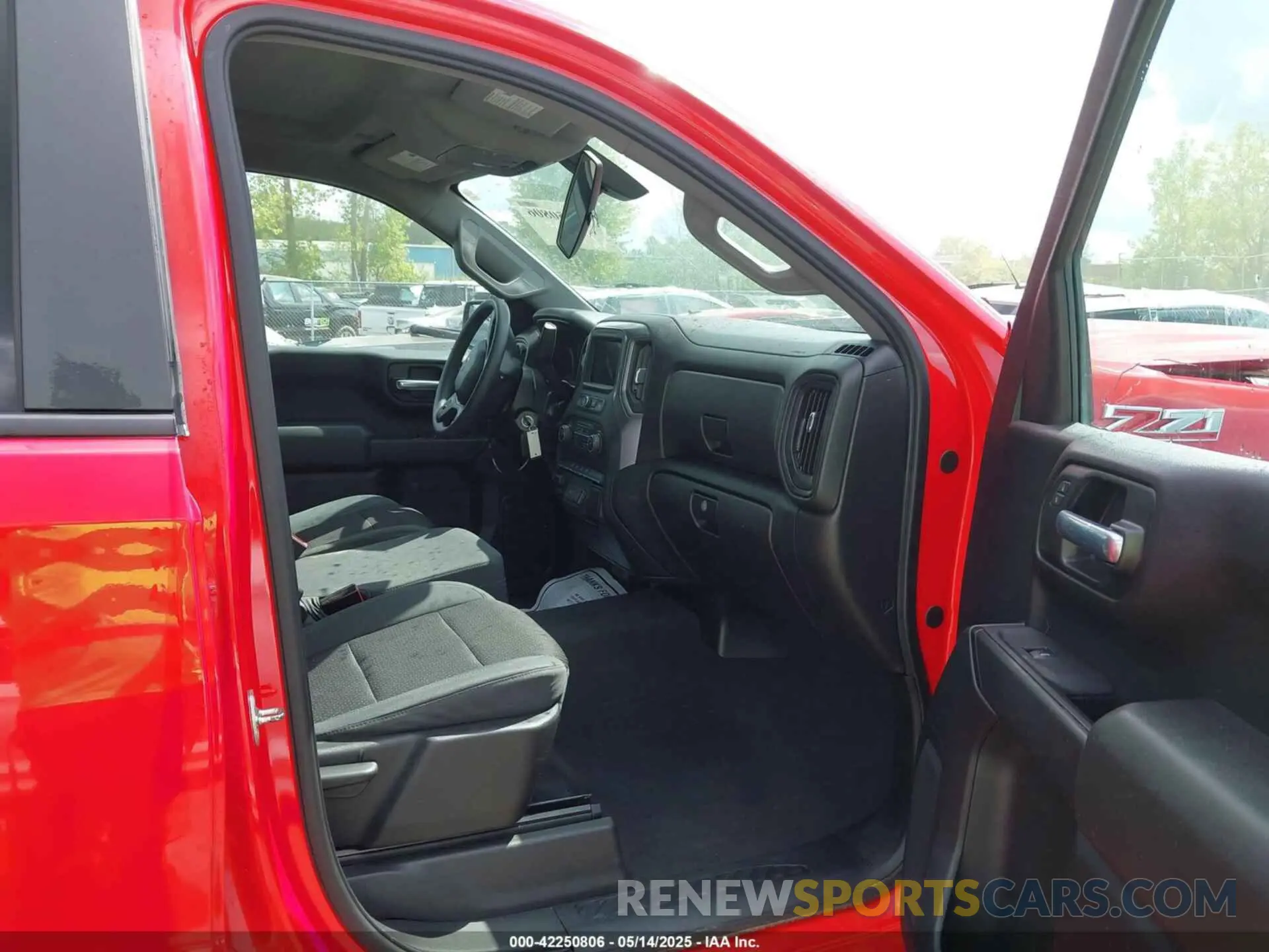5 fotografías del automóvil dañado 1GCPYCEH0LZ139309 CHEVROLET SILVERADO 1500 2020